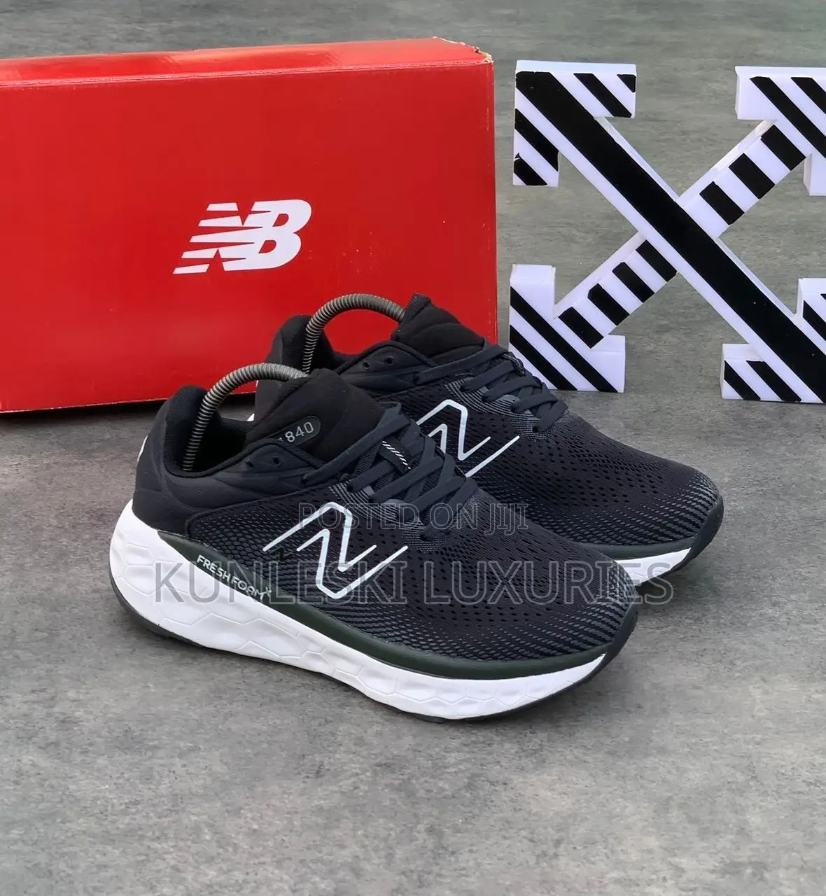 Original New Balance Fresh Foam 860 Running Sneakers