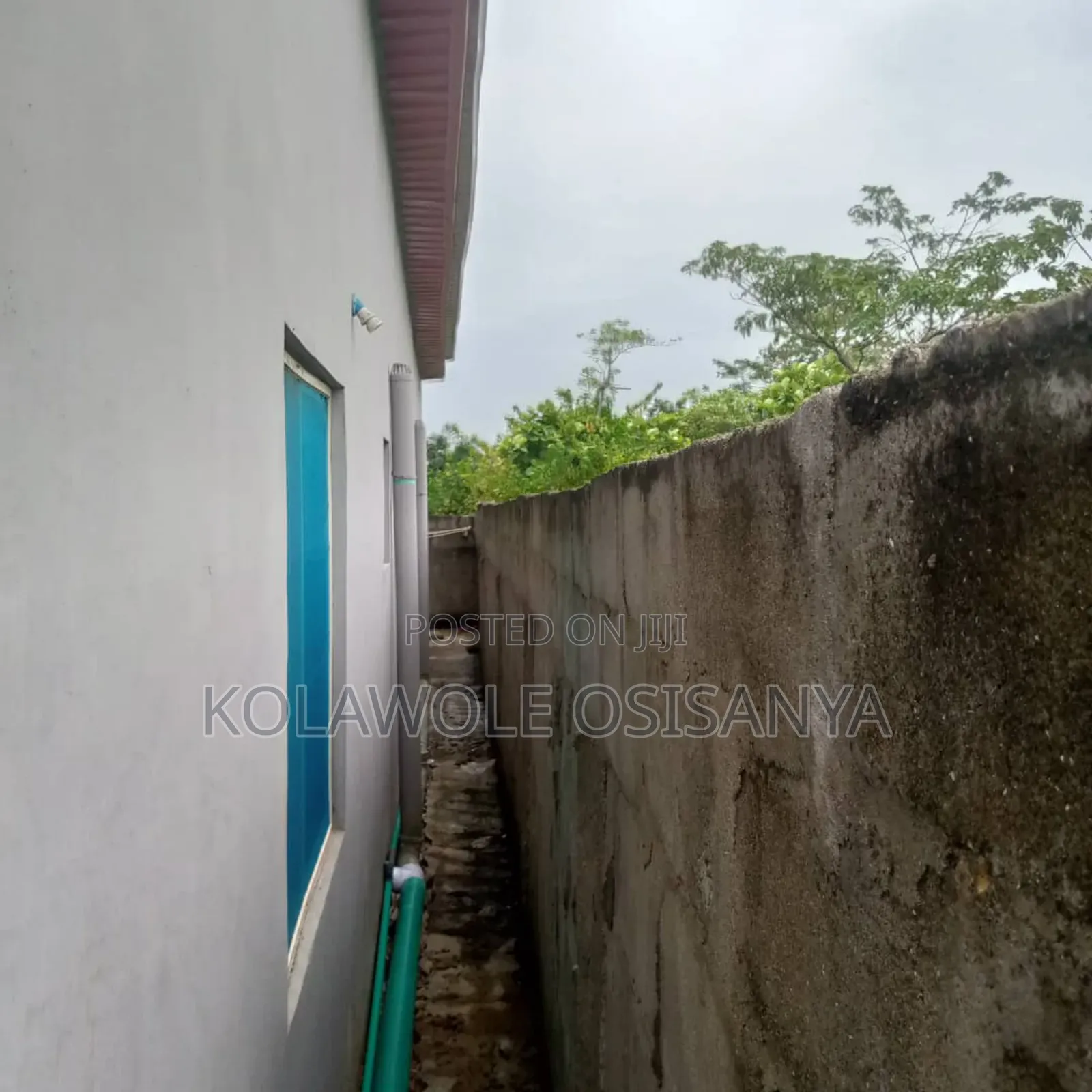 2bdrm Bungalow in Iyawo Estate, Akesan for sale