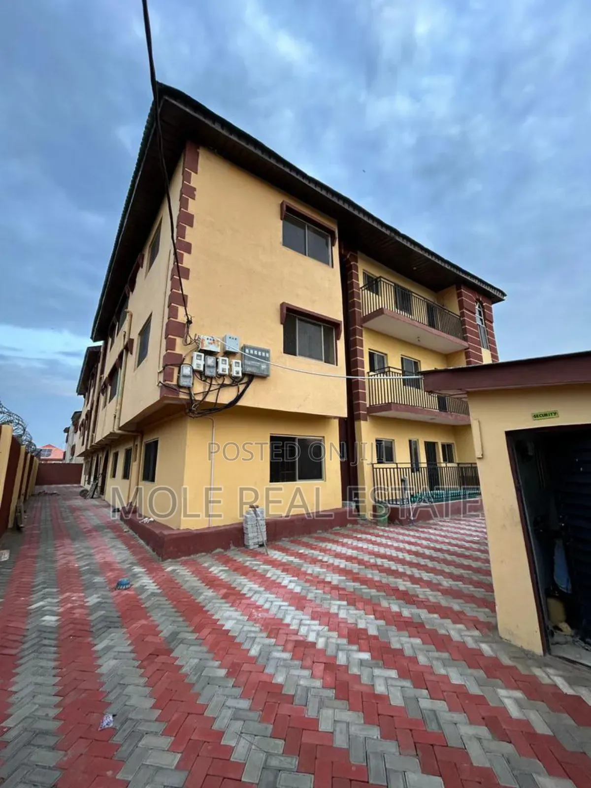 Furnished 3bdrm Block of Flats in 600, Mile 12 for sale