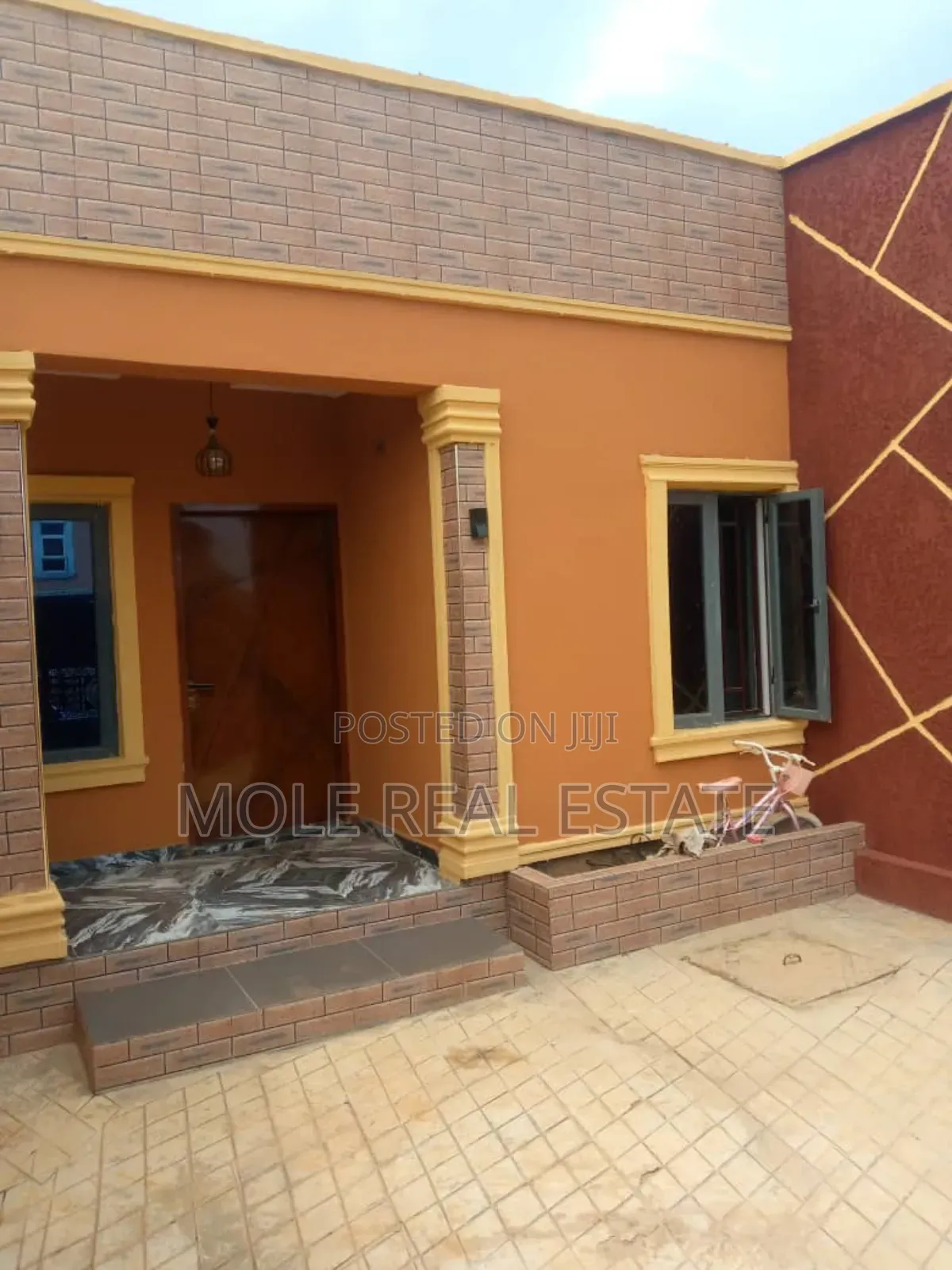 Furnished 3bdrm Block of Flats in 600, Mile 12 for sale