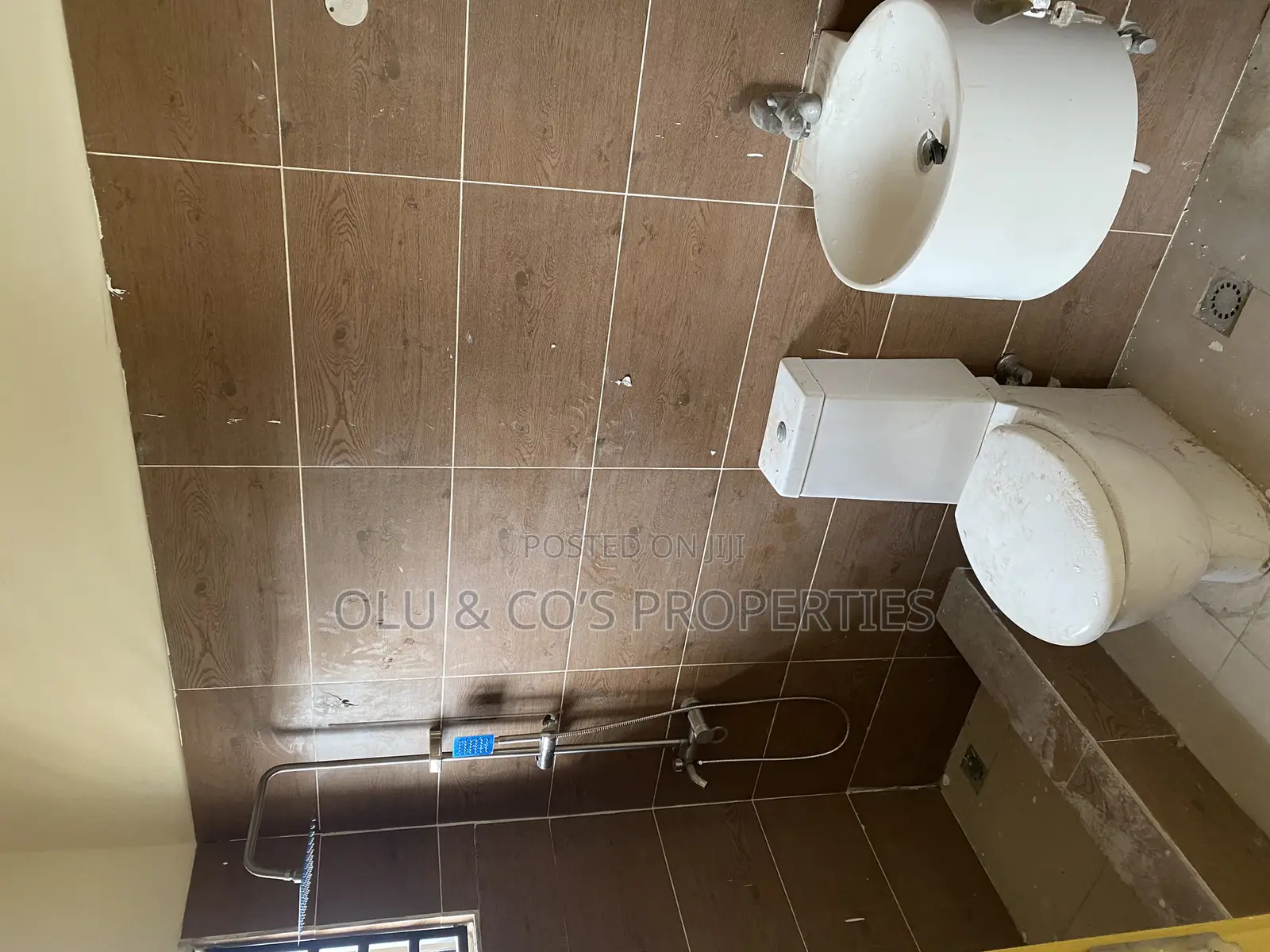 2bdrm Block of Flats in Aco Amac Estate, Lugbe District for rent