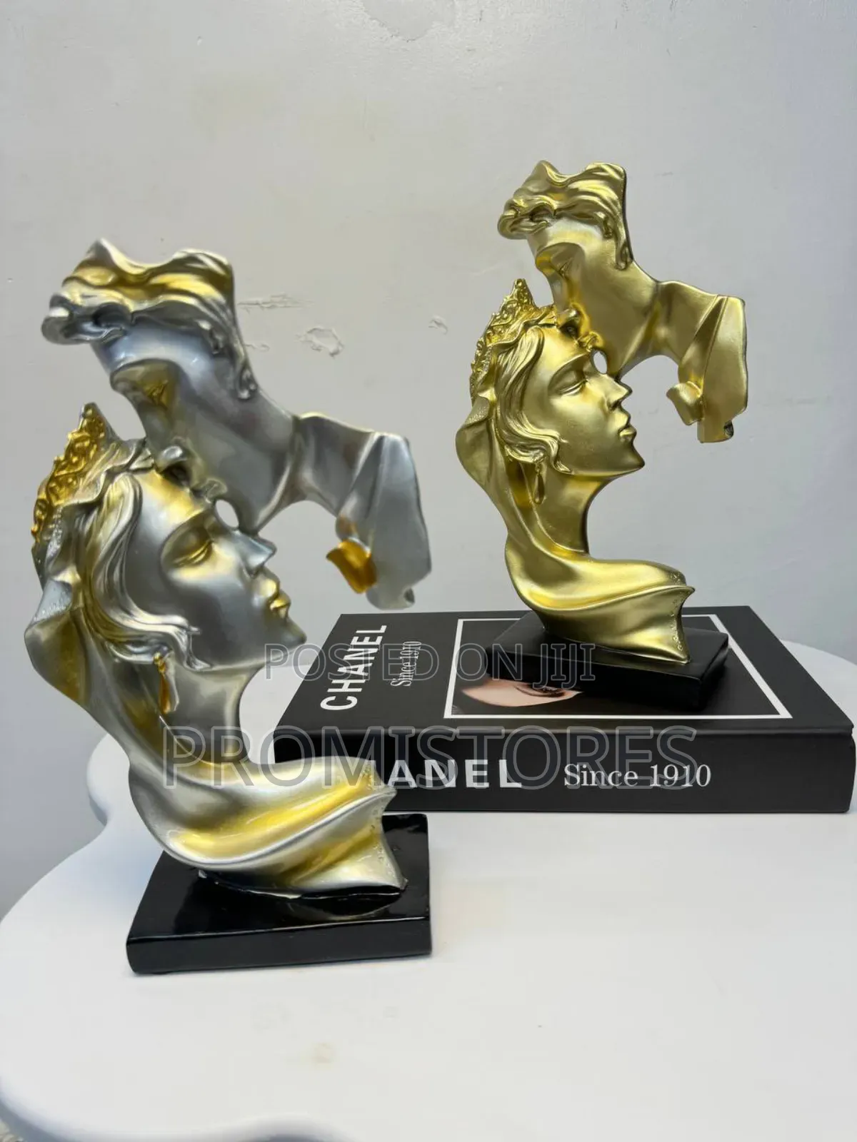 Kissing Couple Decorative Figurine 28cm