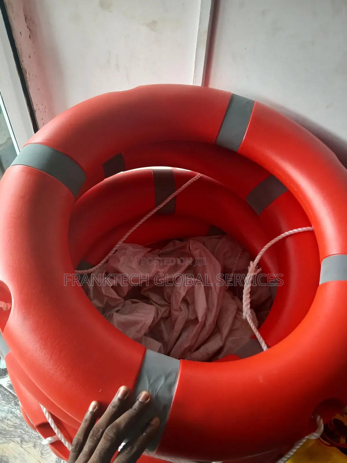 Sweaming Life Bouy