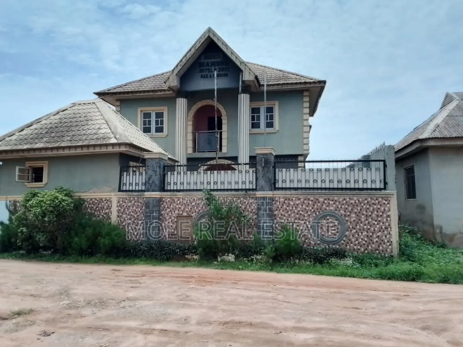 2400sqm (4 Plots ) 26 Room Funt. Hotel Pool Aton Ogun State