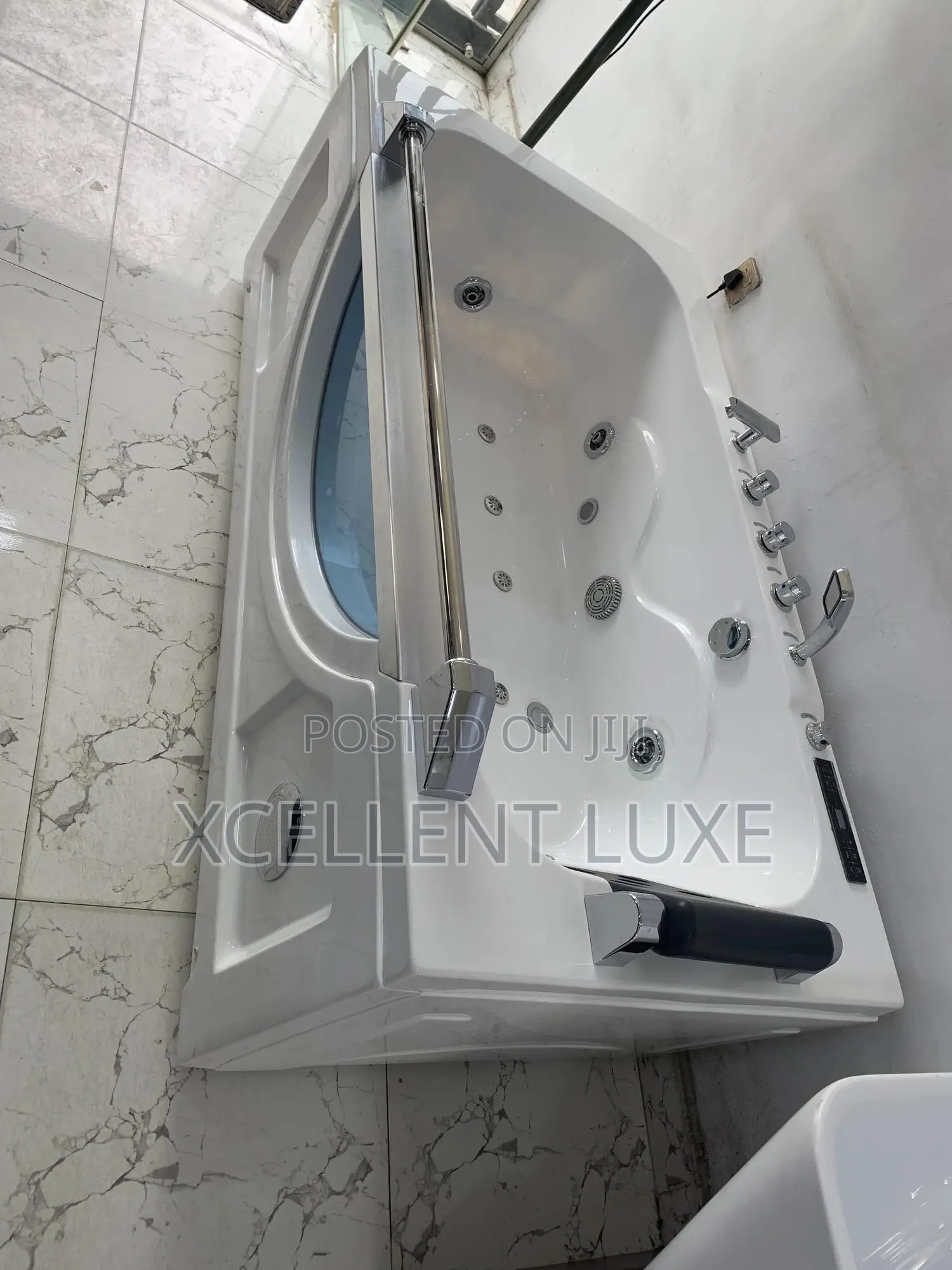 Single Jacuzzi Massage Bathtub With Side Glass and Led Jets