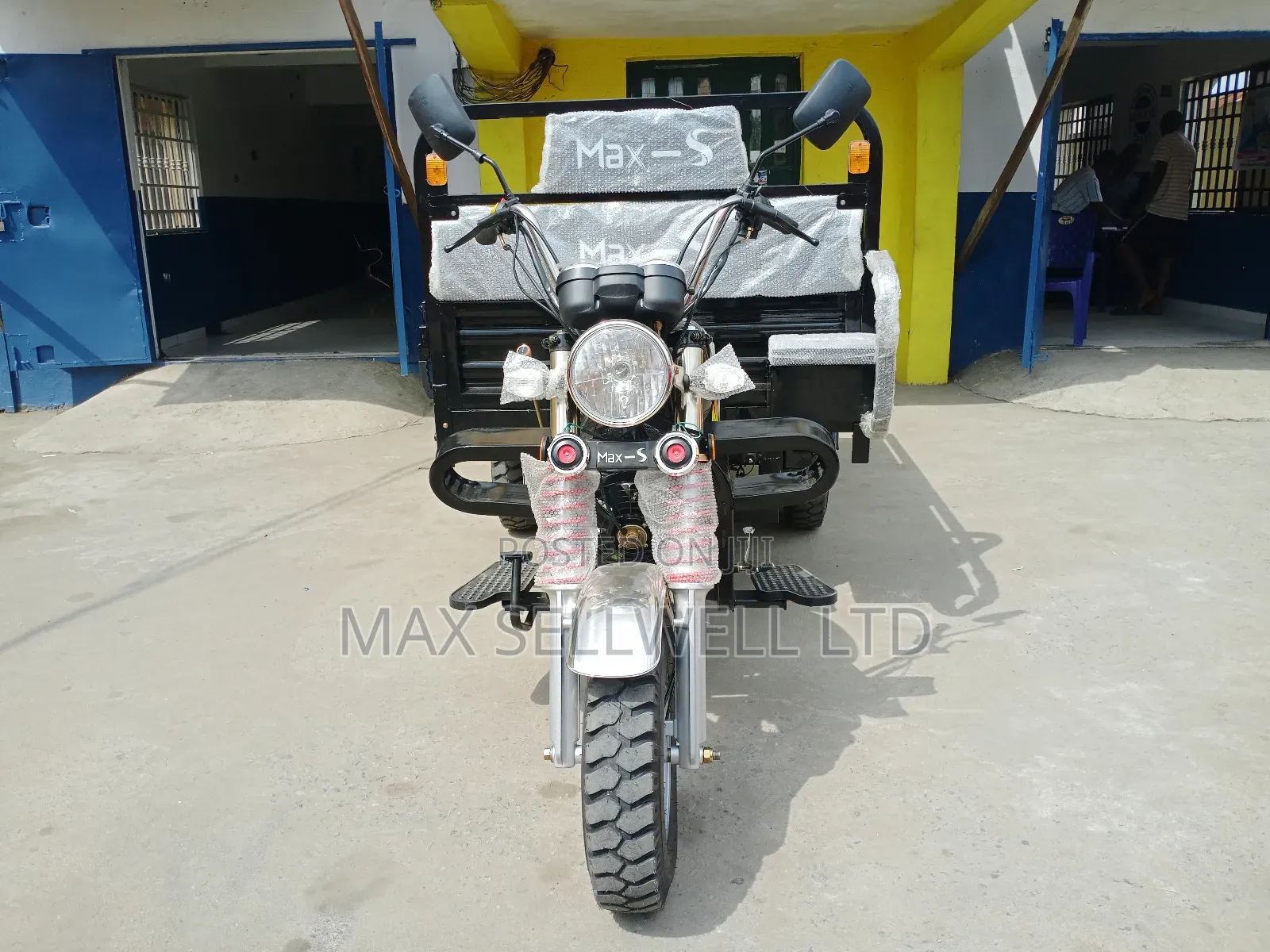 New Max-S 2025 Black