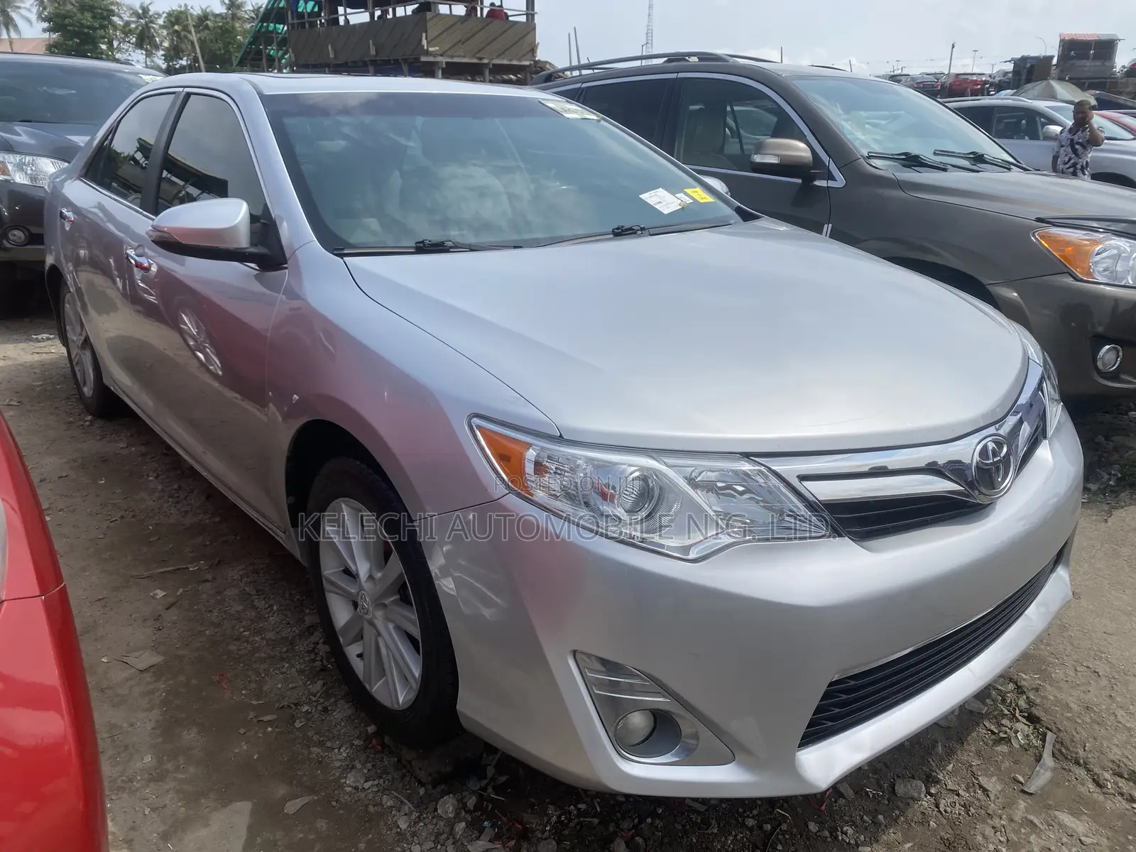 Toyota Camry XLE 4dr Sedan (2.5L 4cyl 6A) 2012 Silver