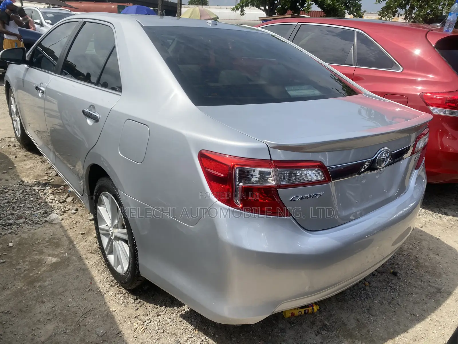 Toyota Camry XLE 4dr Sedan (2.5L 4cyl 6A) 2012 Silver