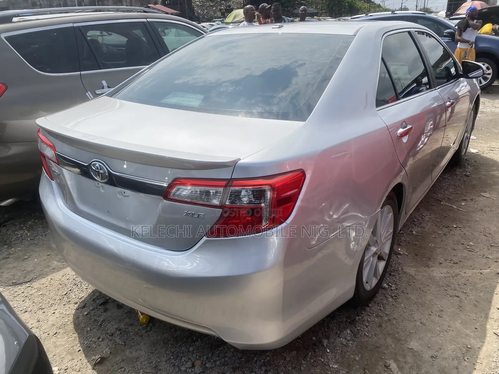 Toyota Camry XLE 4dr Sedan (2.5L 4cyl 6A) 2012 Silver