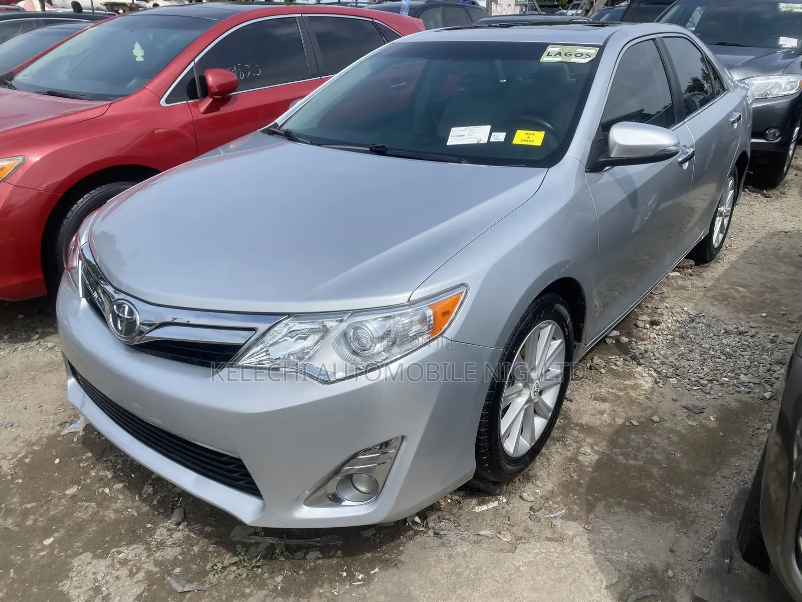 Toyota Camry XLE 4dr Sedan (2.5L 4cyl 6A) 2012 Silver
