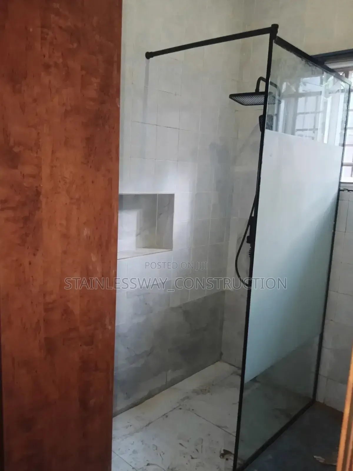 Fix Shower Cubicle Glass in the In