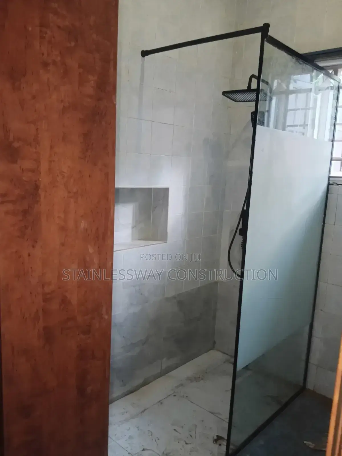 Fix Shower Cubicle Glass in the In