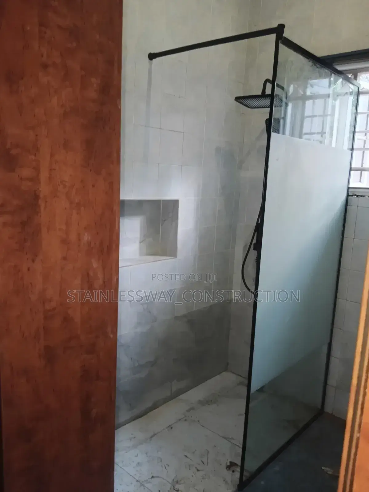 Fix Shower Cubicle Glass in the In
