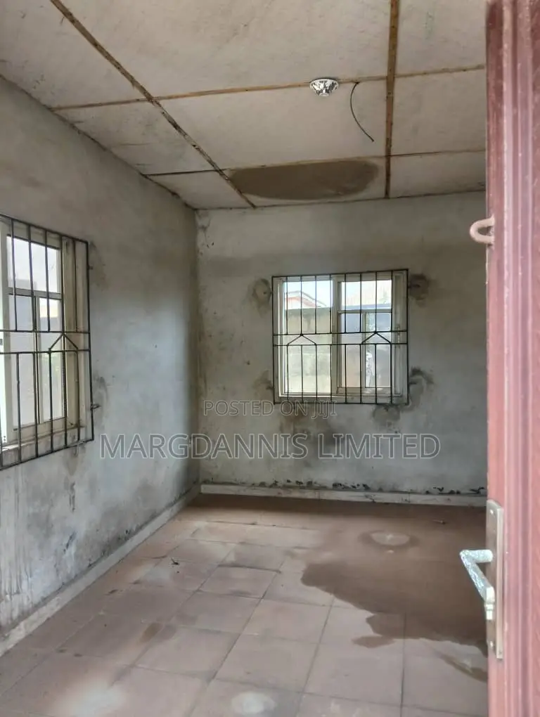 5bdrm Bungalow in Adama Via Aleke, Adamo for sale