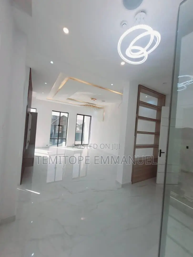 Furnished 5bdrm Duplex in Osapa london for sale