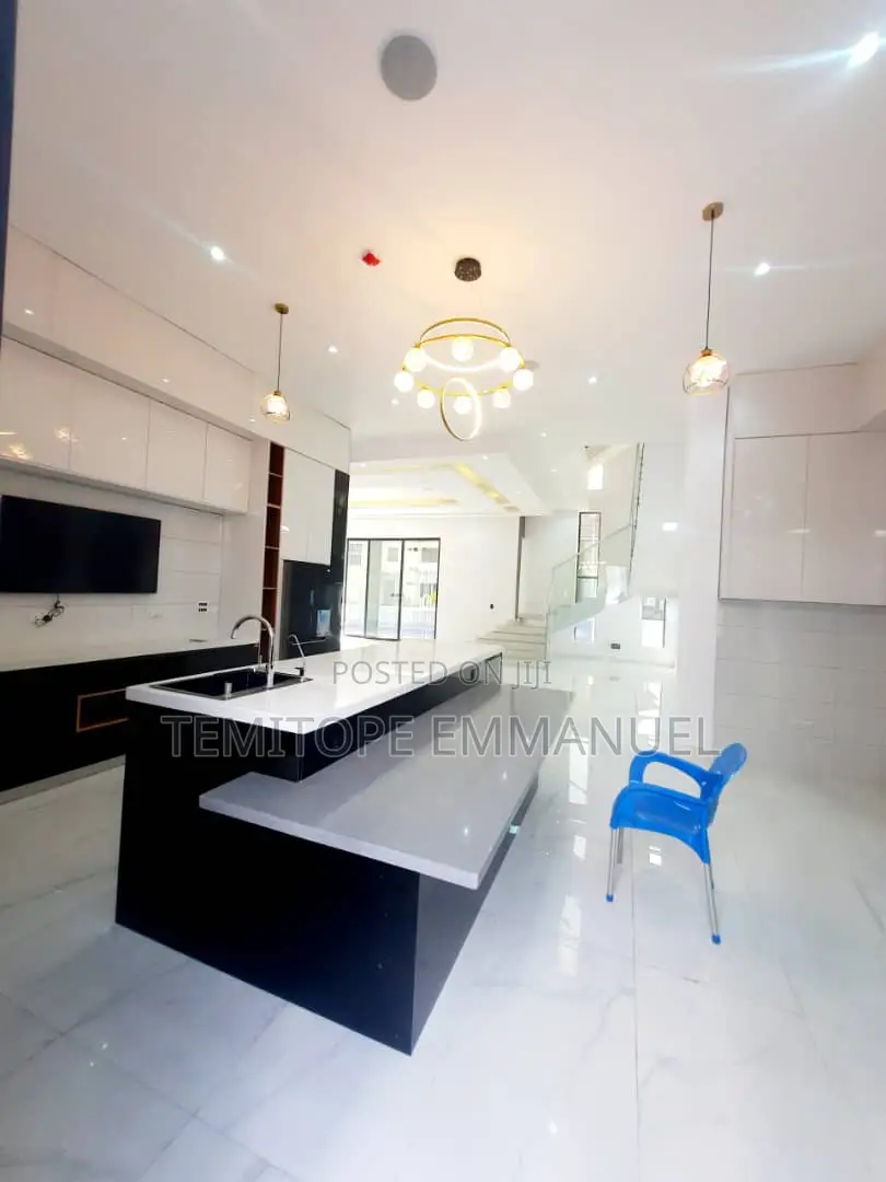 Furnished 5bdrm Duplex in Osapa london for sale