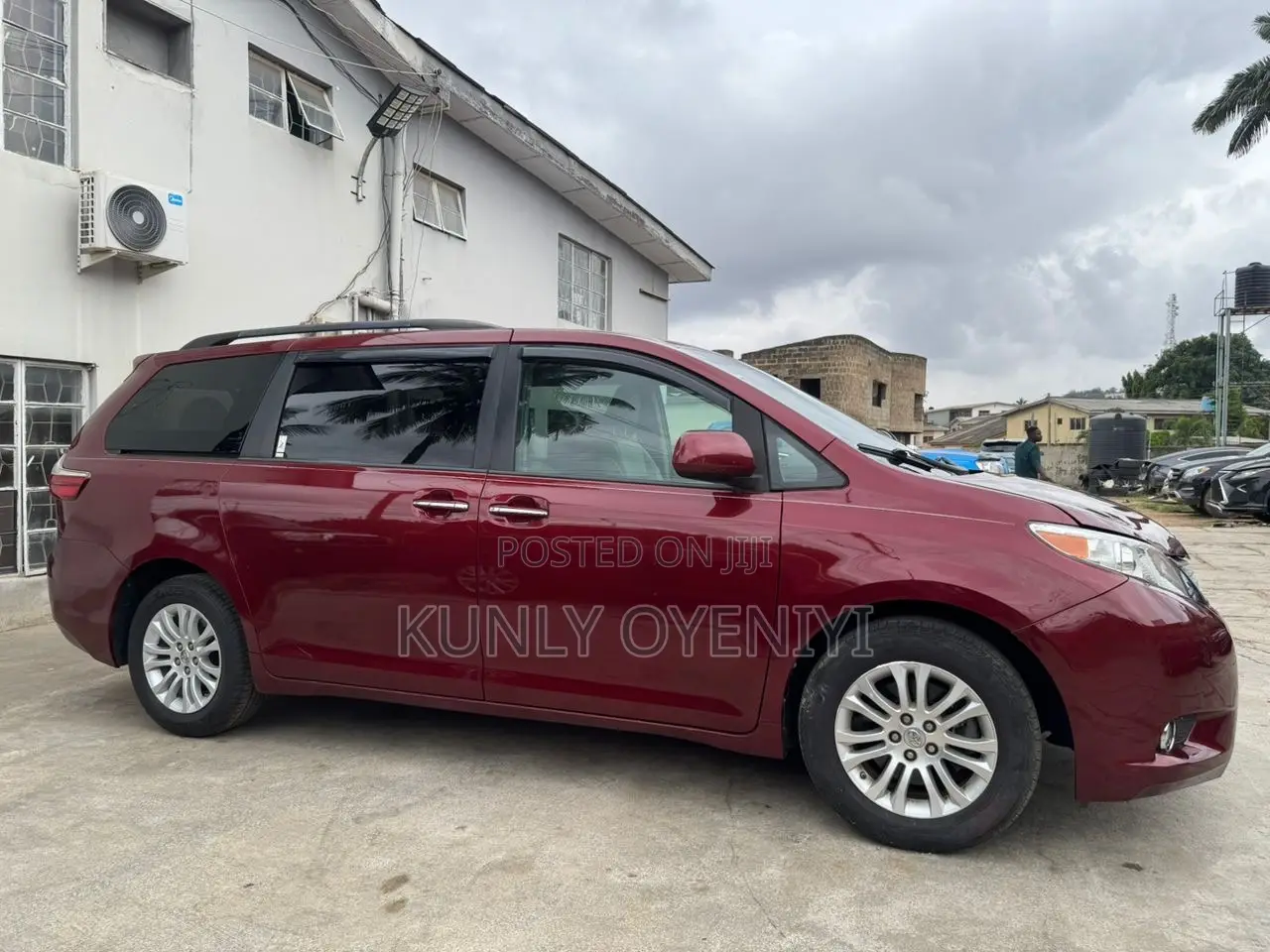 Toyota Sienna XLE Premium 7-Passenger 4dr Minivan AWD (3.5L 6cyl 6A)