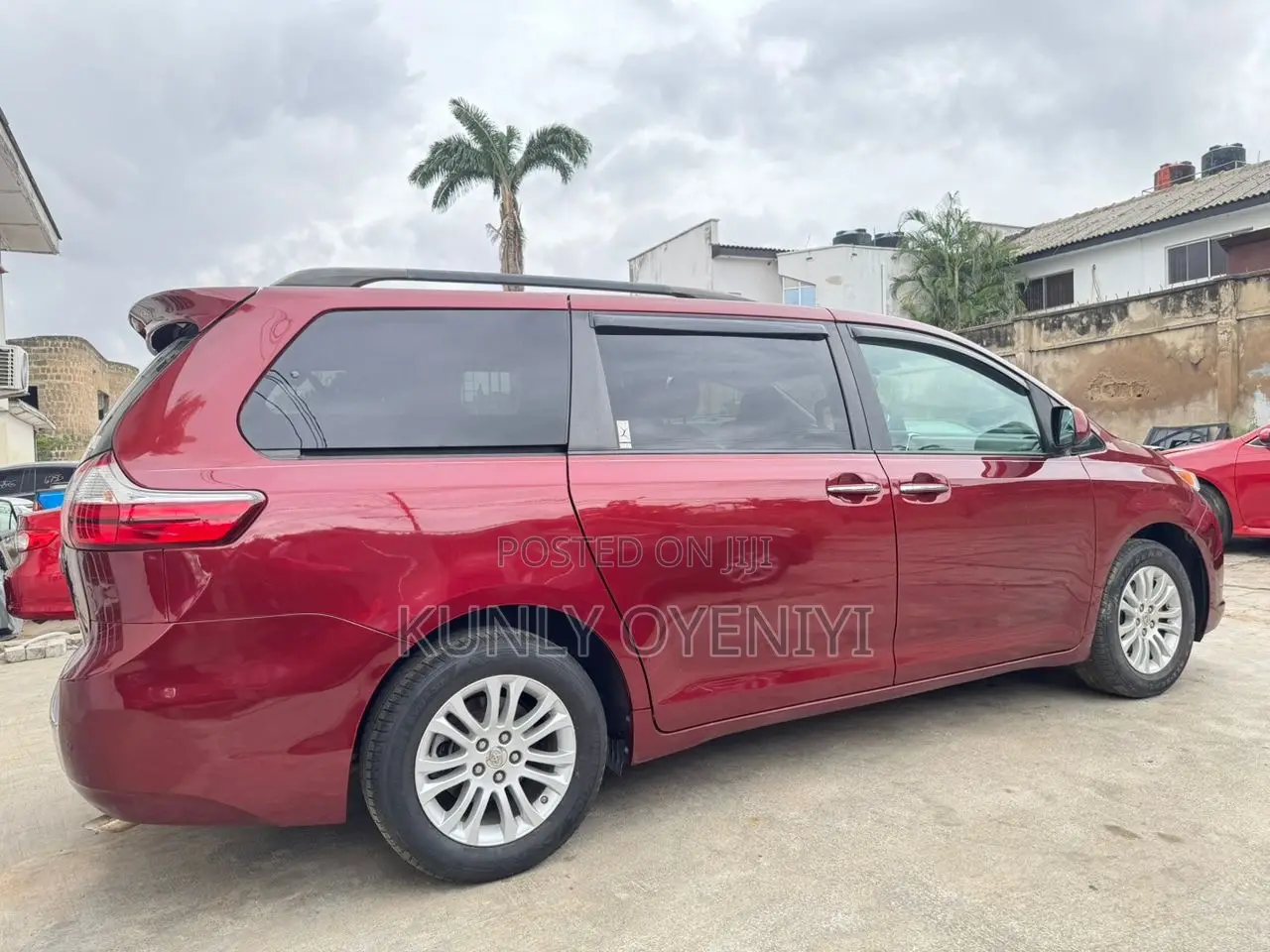 Toyota Sienna XLE Premium 7-Passenger 4dr Minivan AWD (3.5L 6cyl 6A)