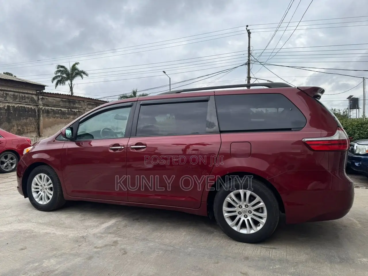 Toyota Sienna XLE Premium 7-Passenger 4dr Minivan AWD (3.5L 6cyl 6A)