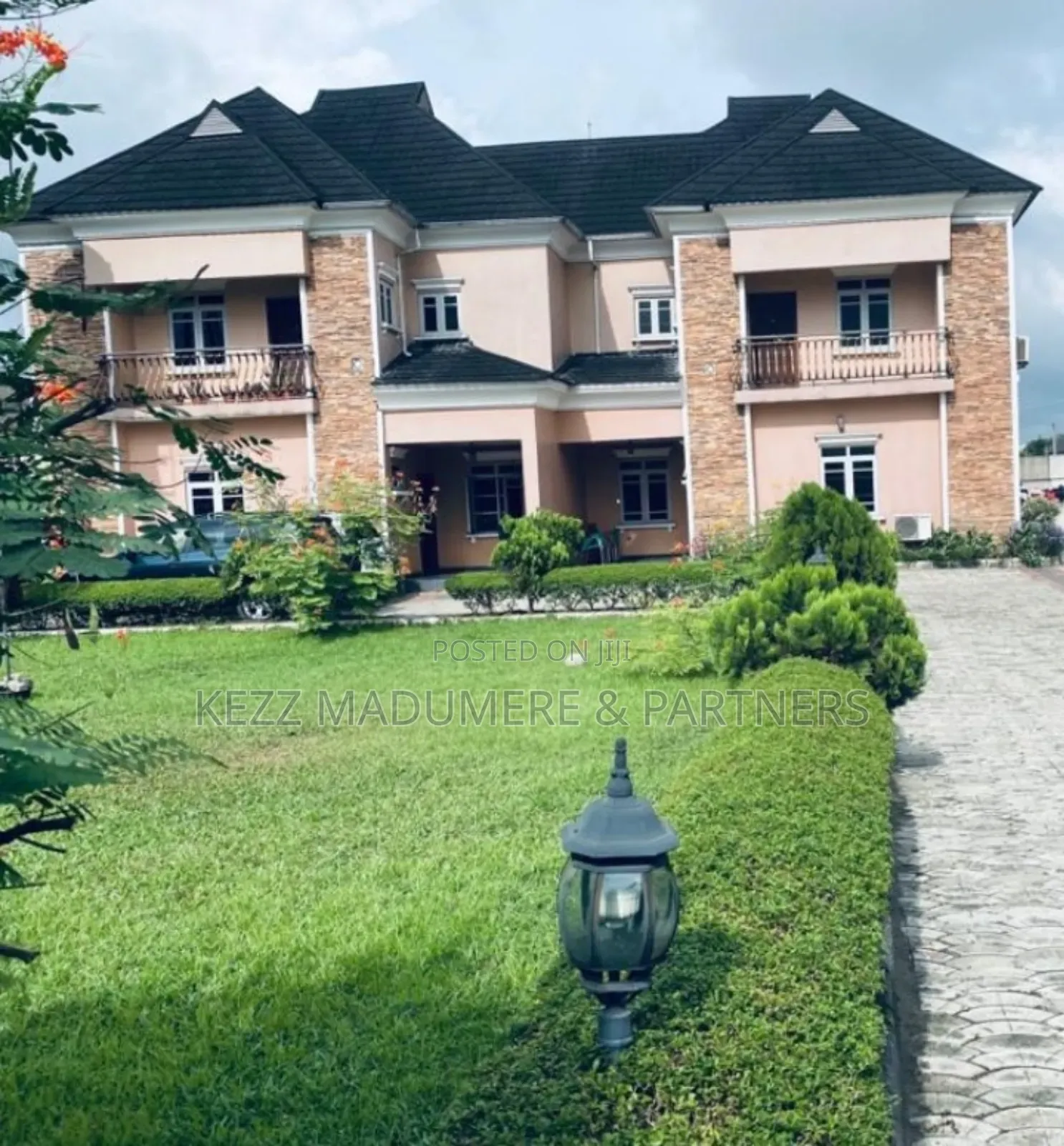 5bdrm Duplex in New Gra , Port for sale