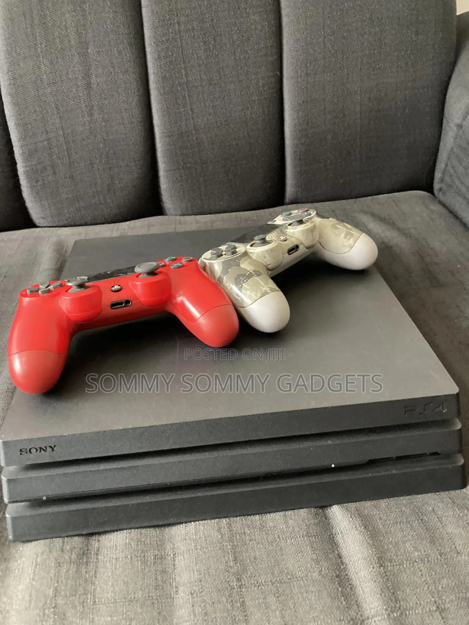 Ps 4 Pro With One Game and 2pad