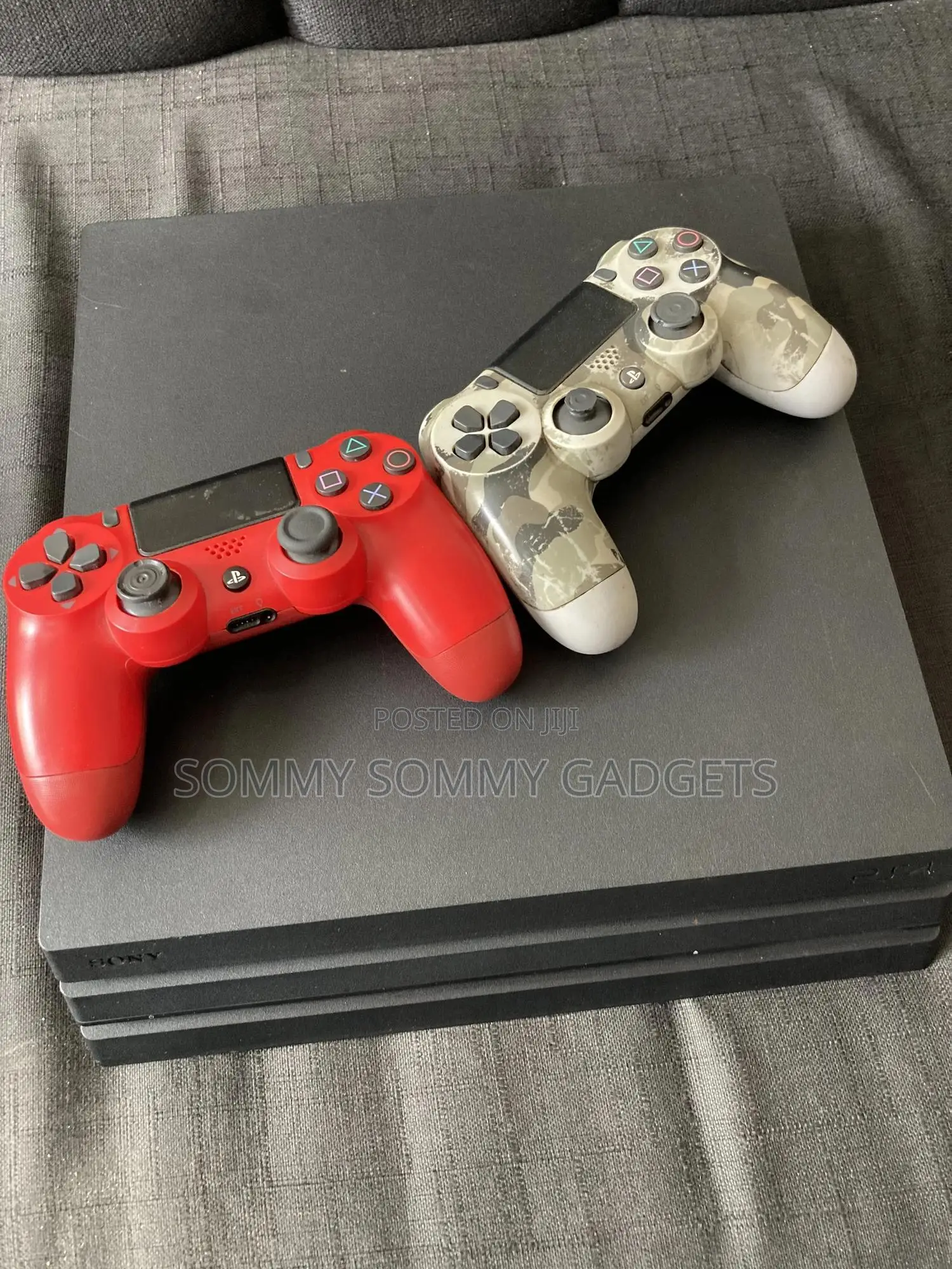 Ps 4 Pro With One Game and 2pad