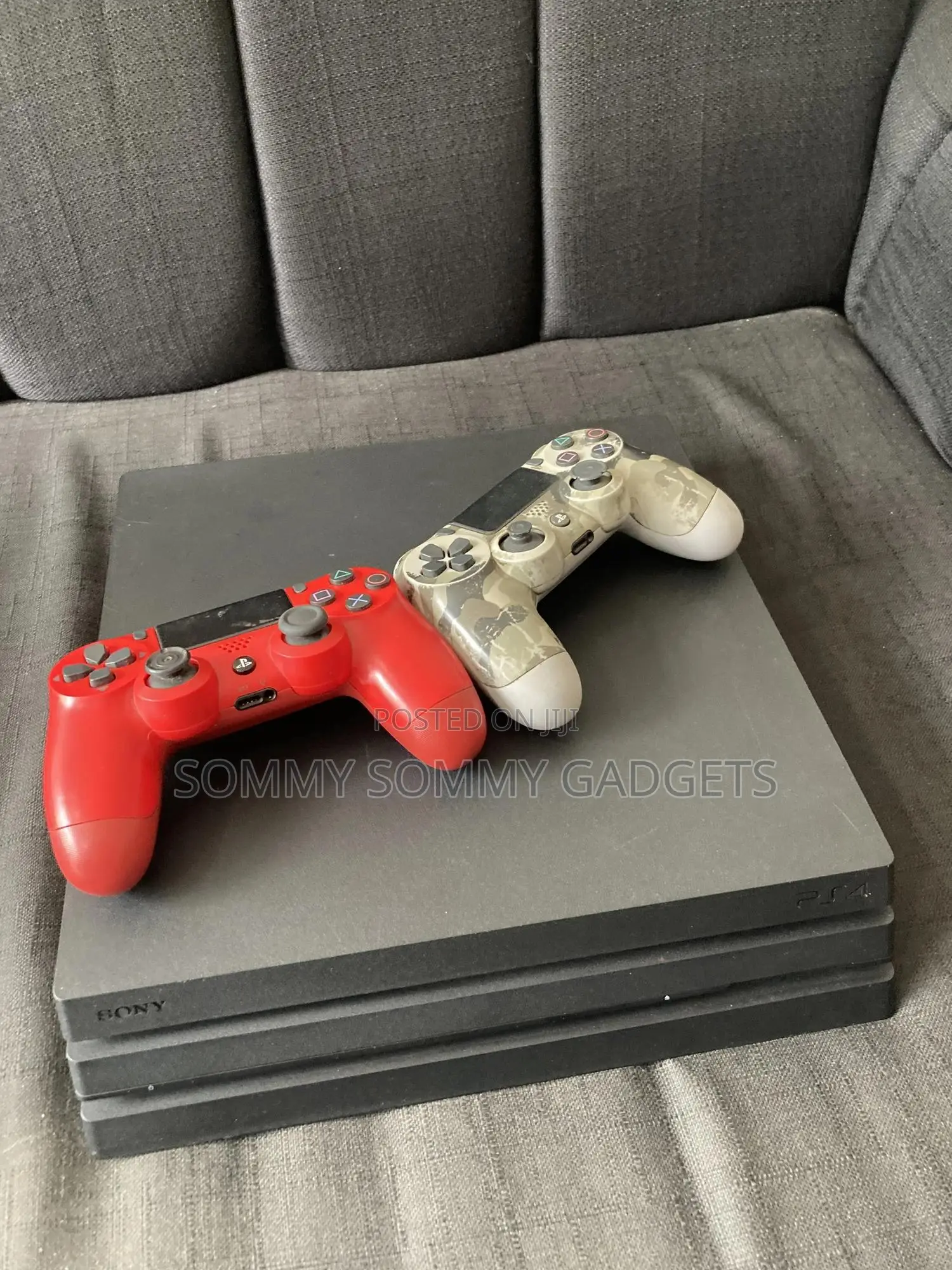 Ps 4 Pro With One Game and 2pad