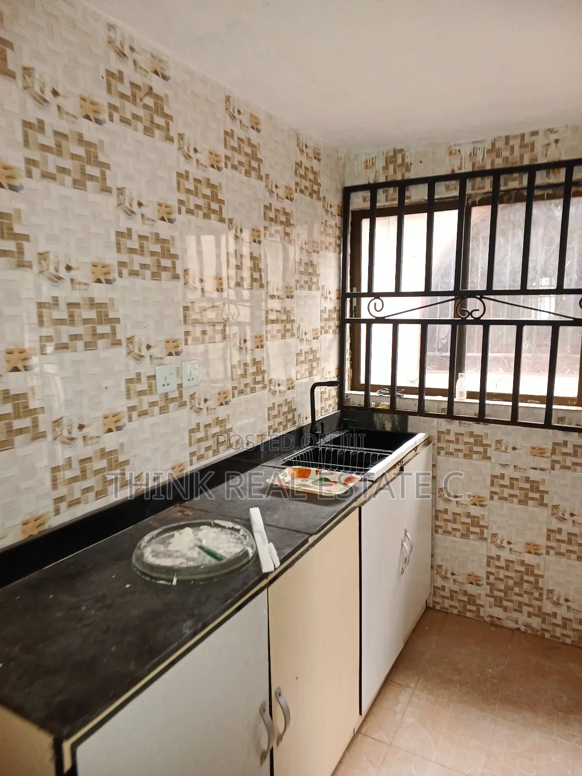 3bdrm House in Airport Road,Benin for rent