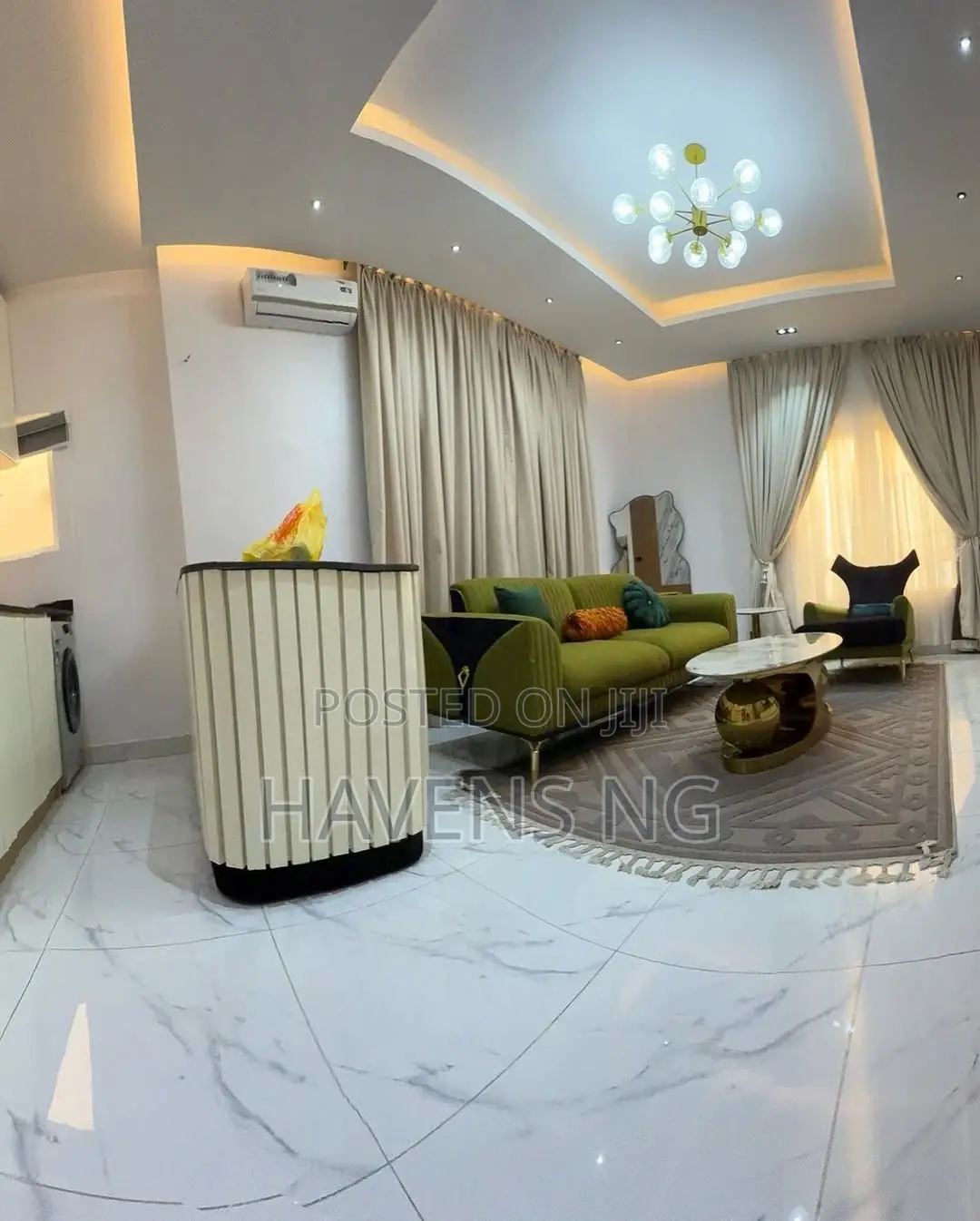 Modern 1-Bedroom Smart Apartment With Bathtub
