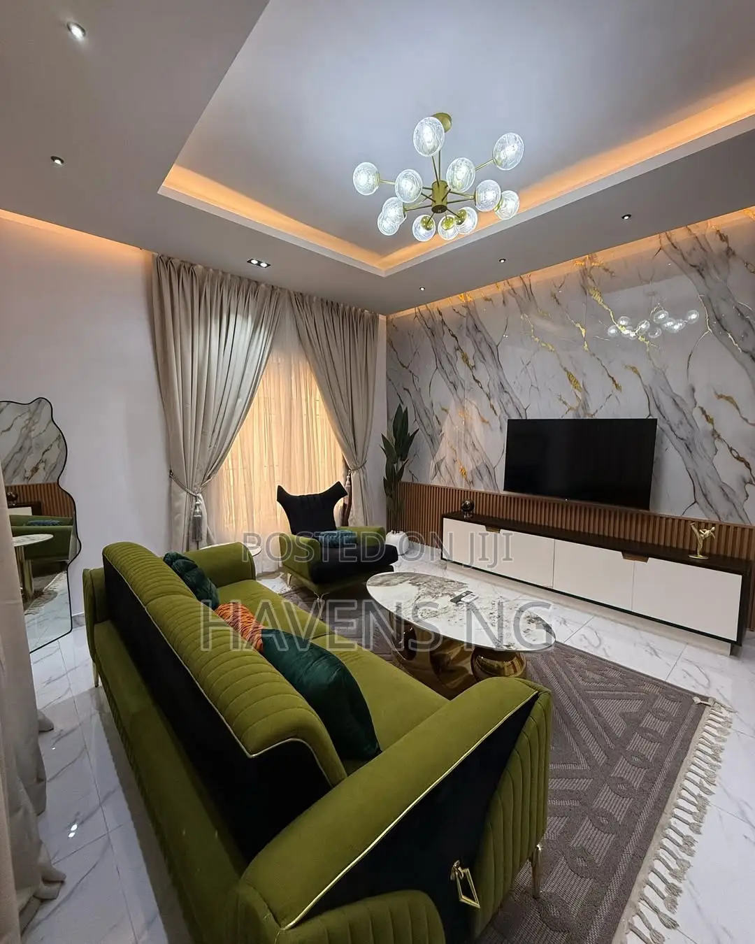 Modern 1-Bedroom Smart Apartment With Bathtub