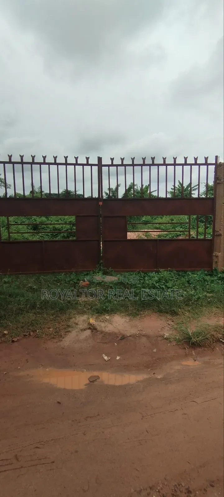100/100ft at Ifanalu, Country Home, Gra