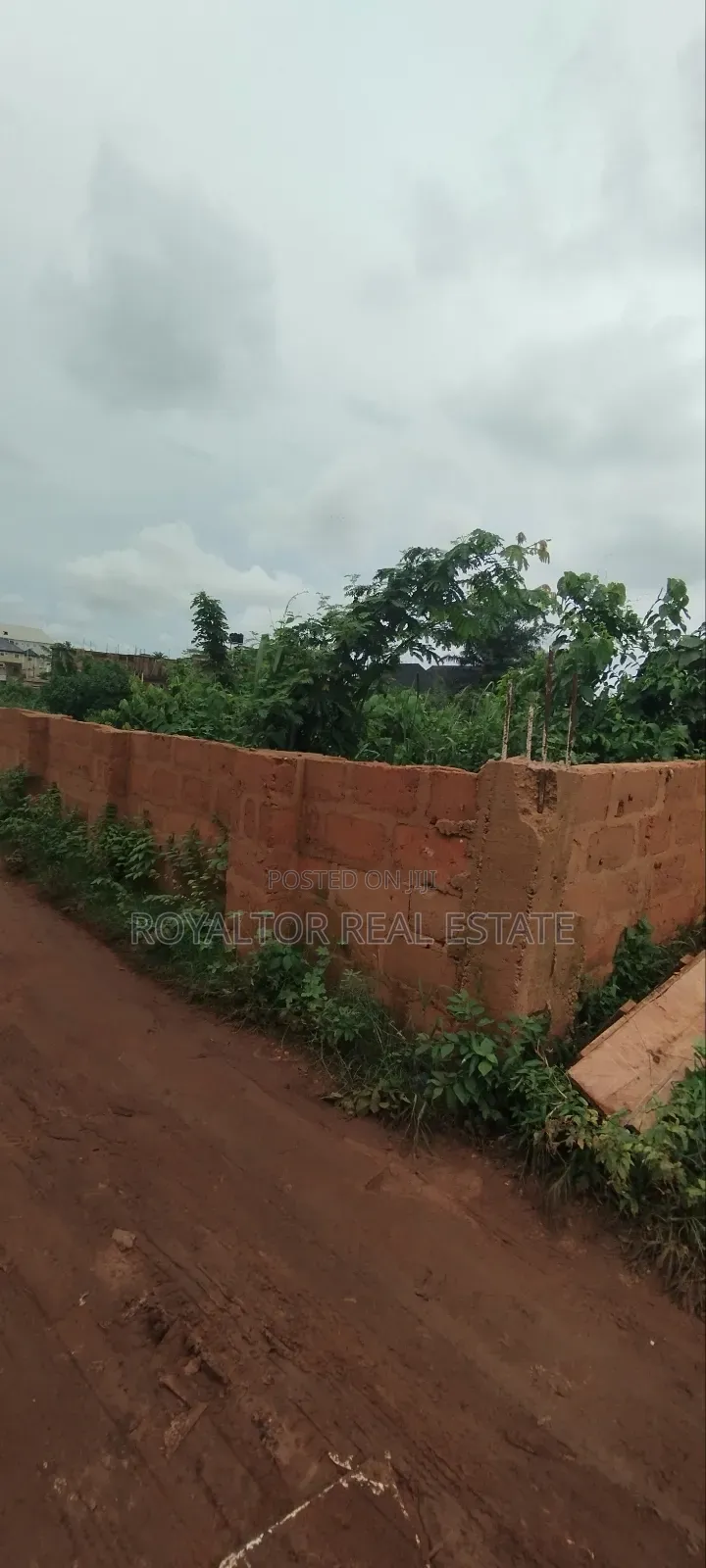 100/100ft at Ifanalu, Country Home, Gra