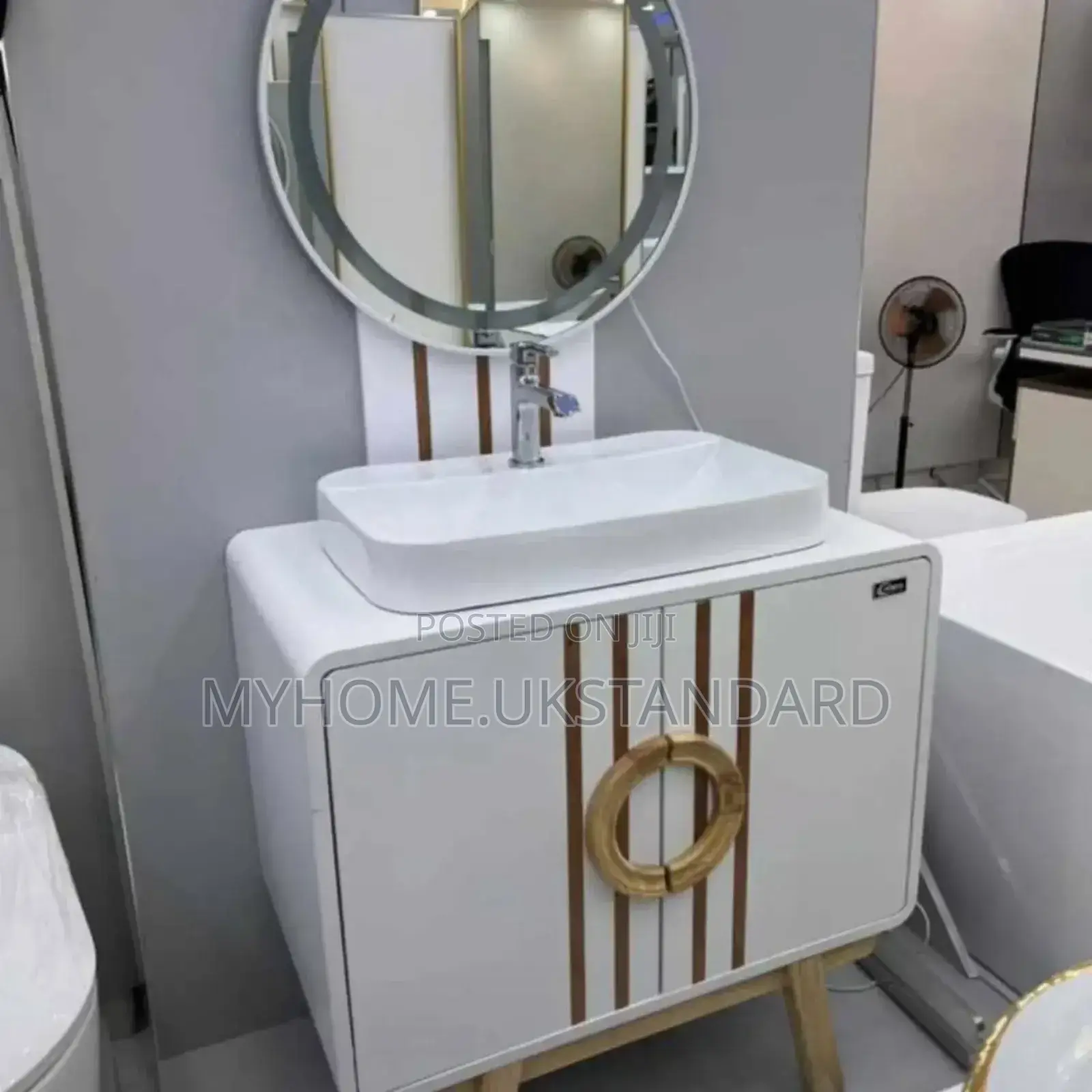 Special Royal Cabinet With Mirror
