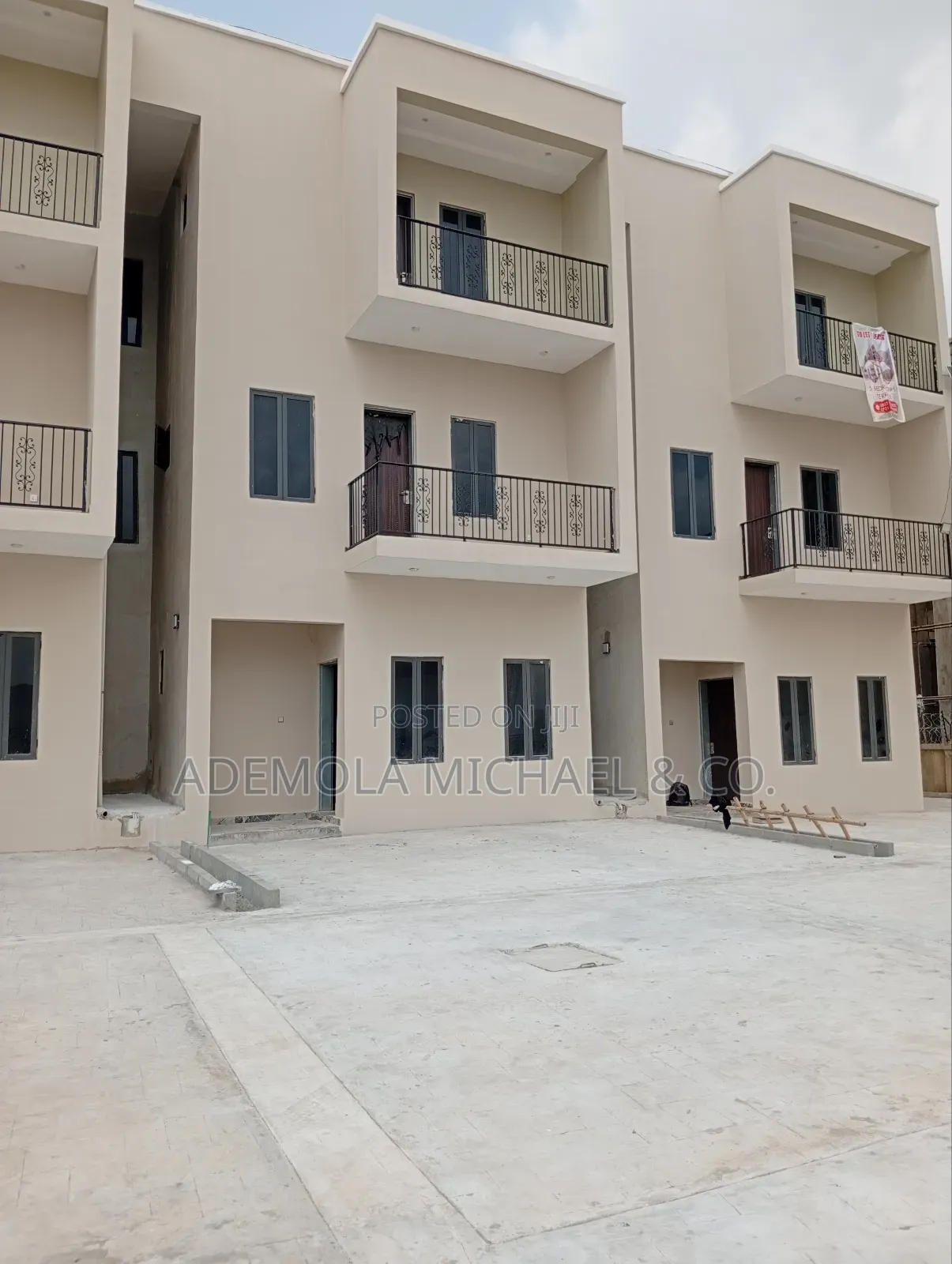 5bdrm Duplex in Mabushi for rent