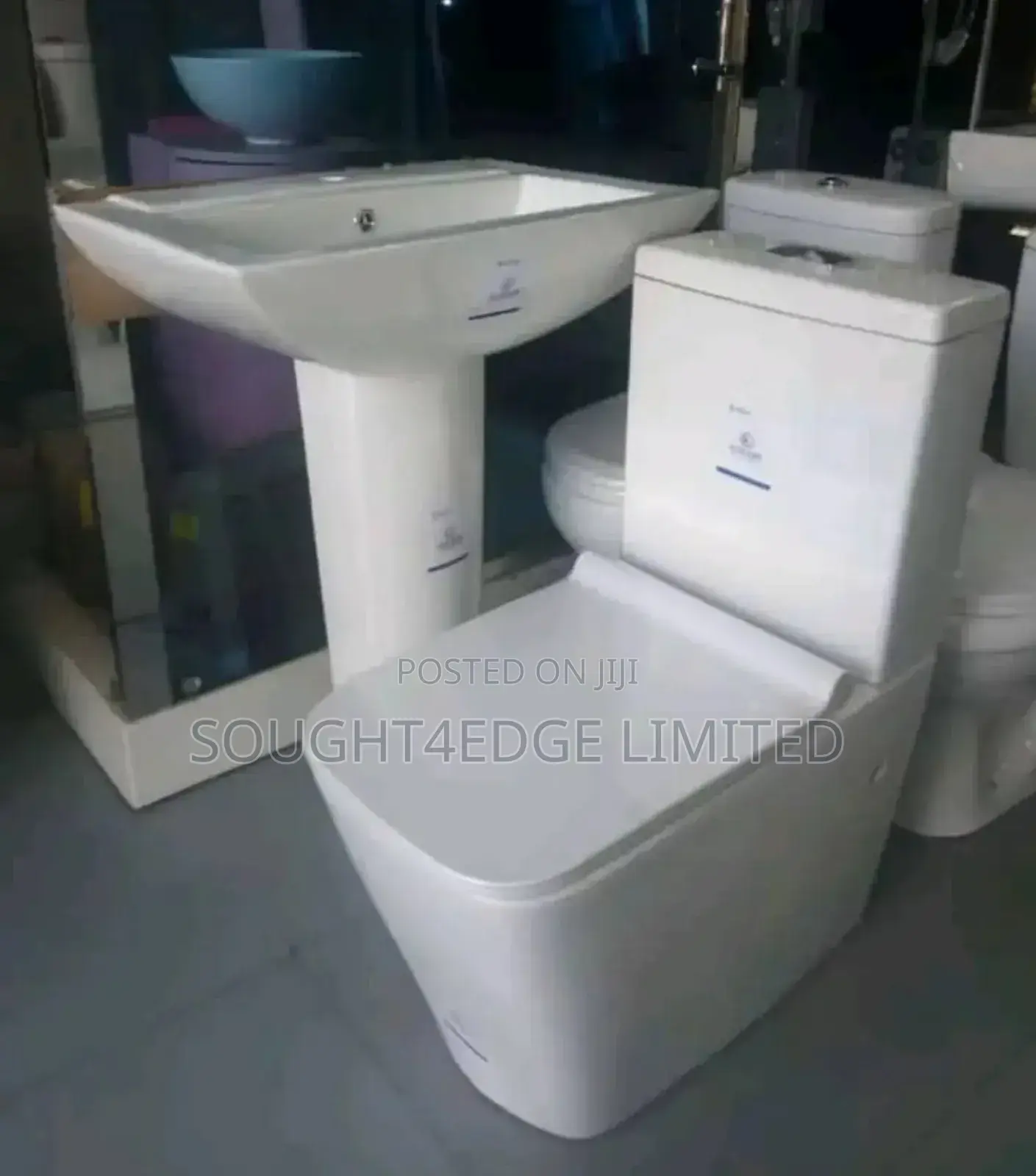Vista Water Closet