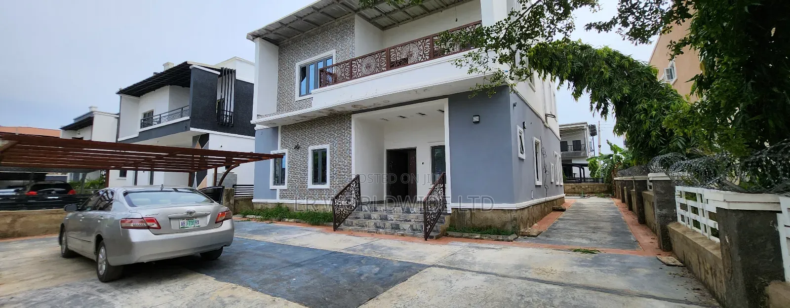 4bdrm Duplex in Lugbe District for sale