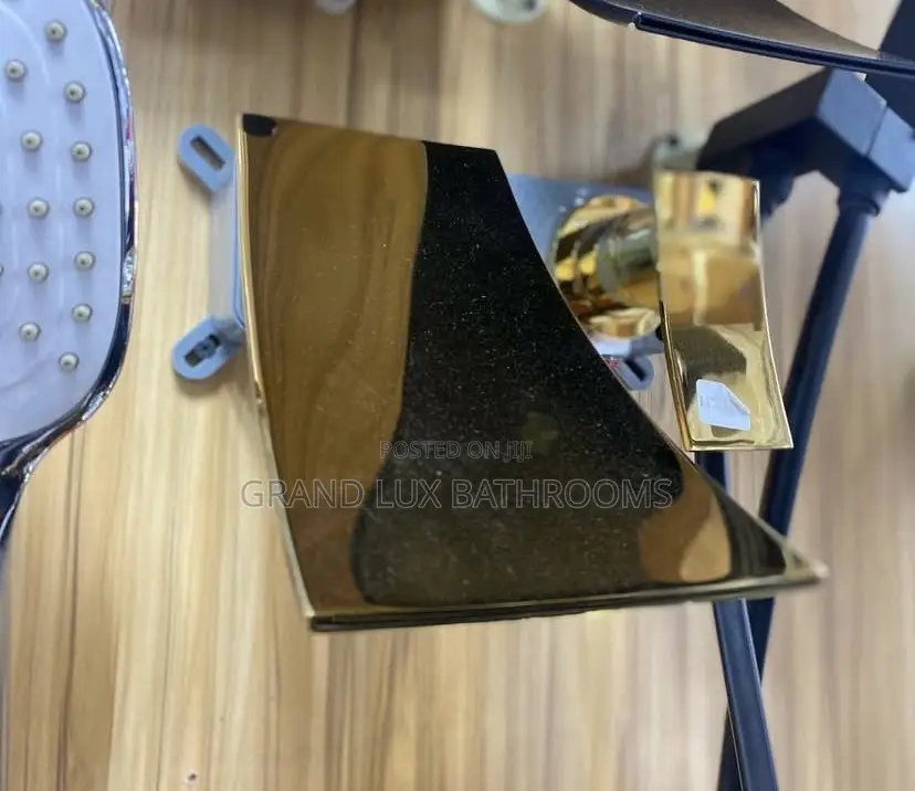 Luxury Gold Wall Tap