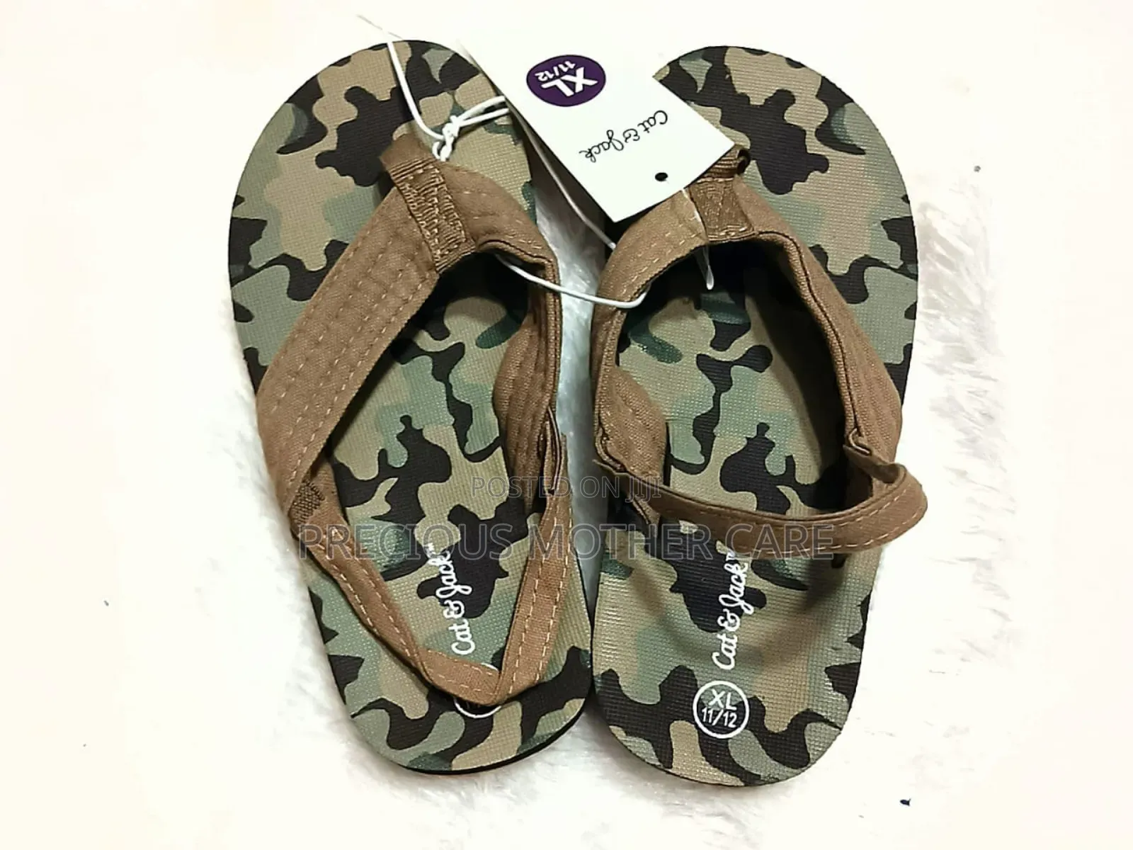 Children and Toddler Sander Slipers Available in Size 29/30