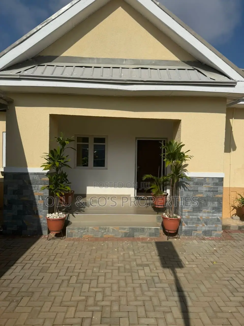 3bdrm Bungalow in Von Garden City, Lugbe District for sale