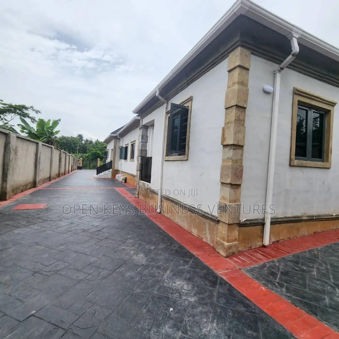 Furnished 3bdrm Bungalow in Mogana, Akala Express for sale