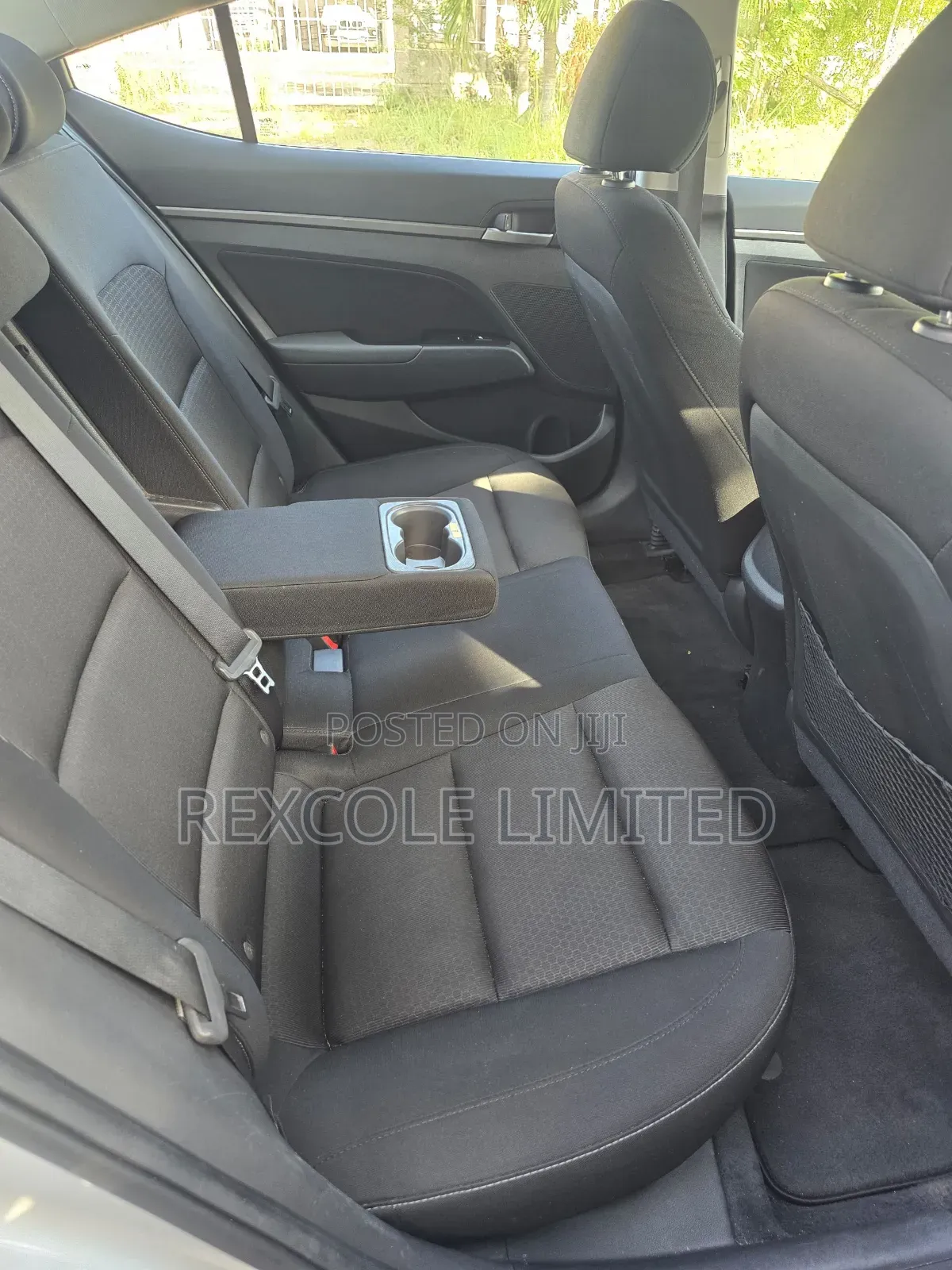 Hyundai Elantra Limited Sedan FWD (2.0L 4cyl 6A) 2017 Silver