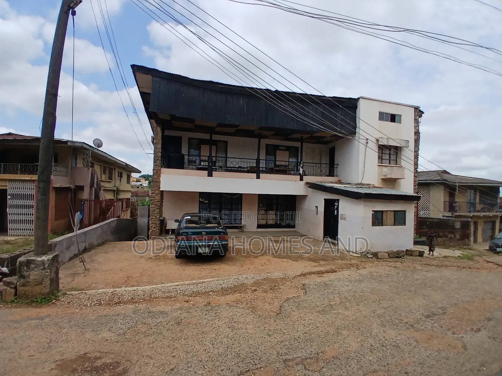 13bdrm Apartment in Total Garden, Ibadan for sale