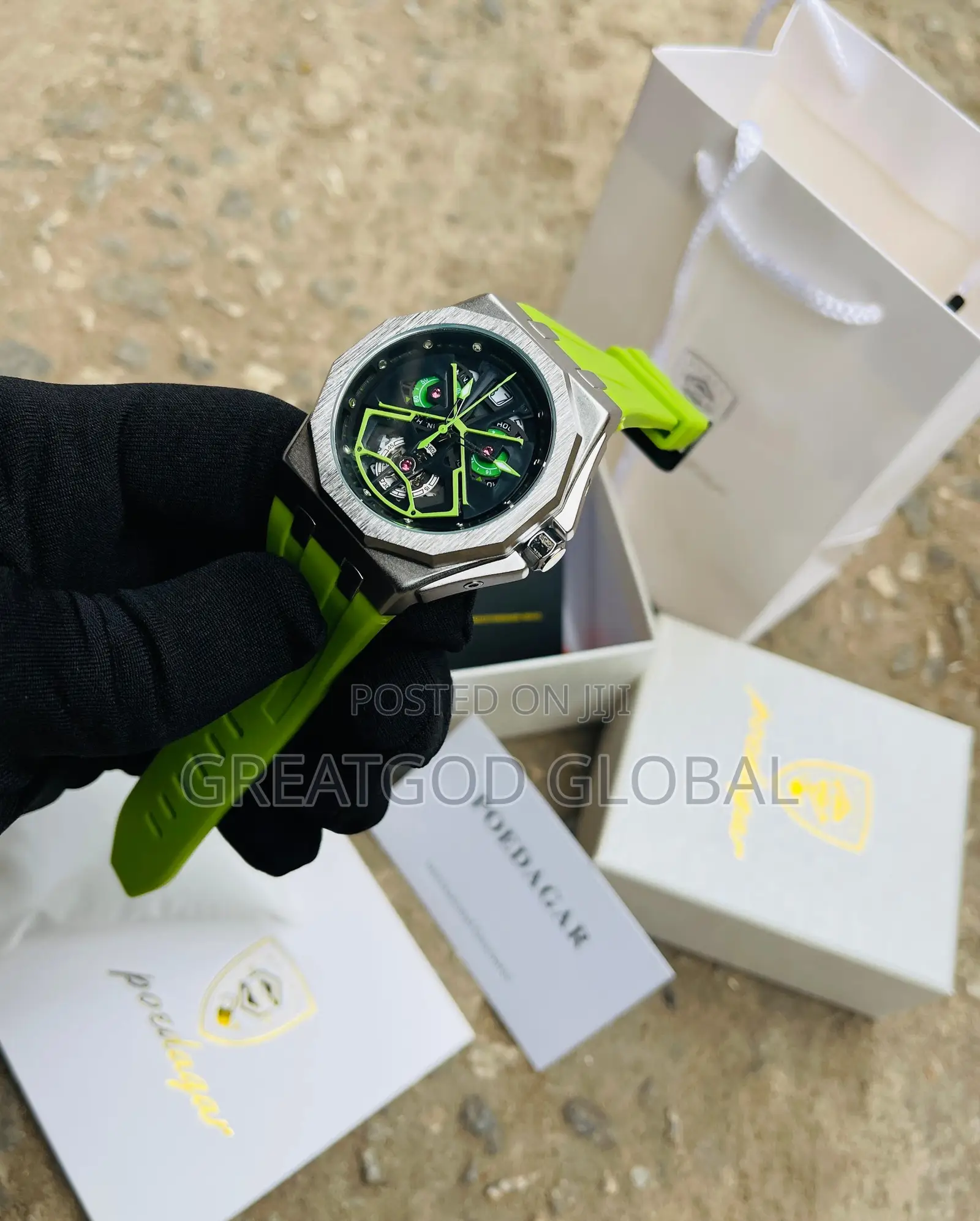 *Poedegar Araneae Rubber Wristwatch* Green Color