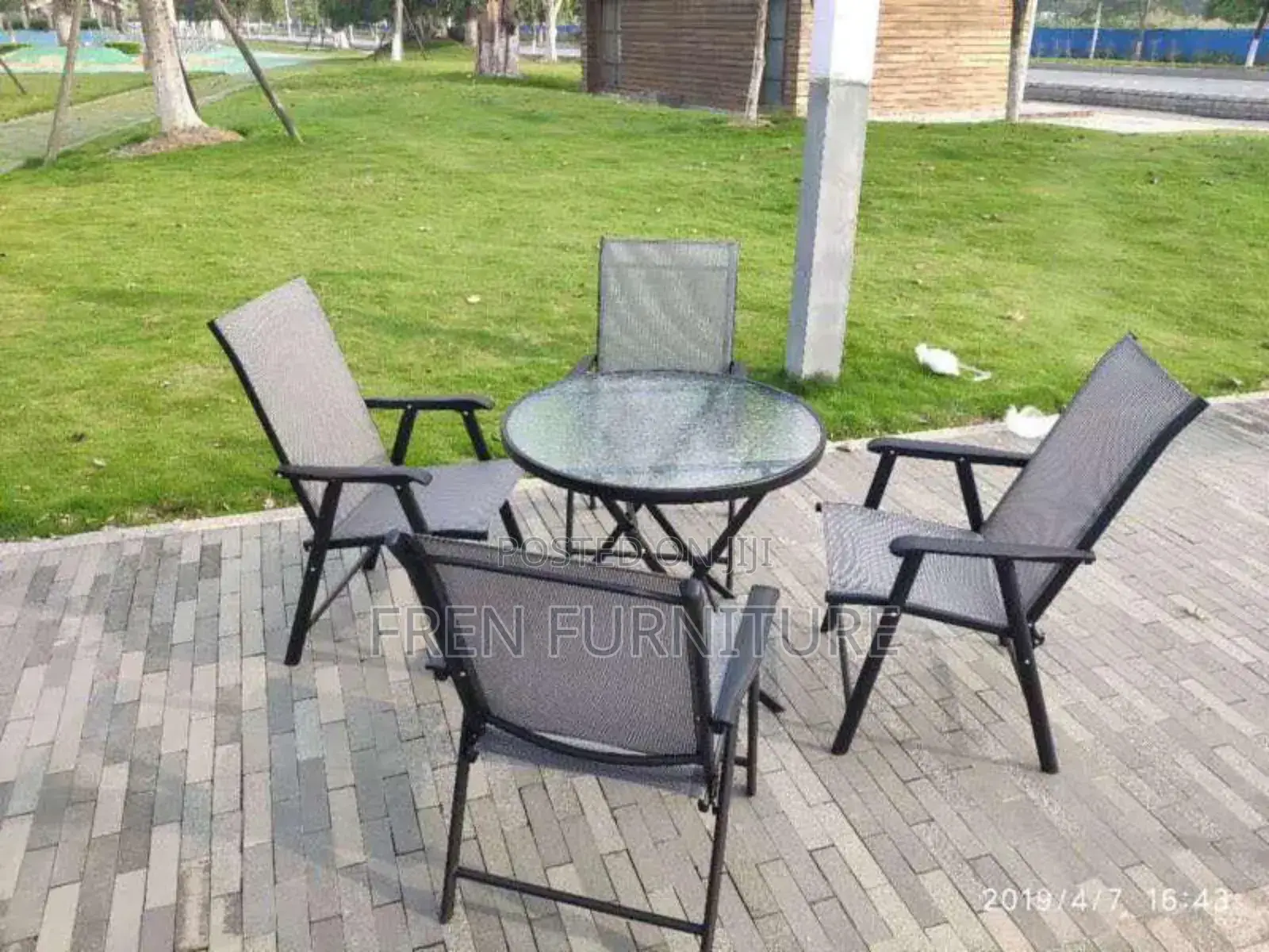 Fordable Chair With Centre Table
