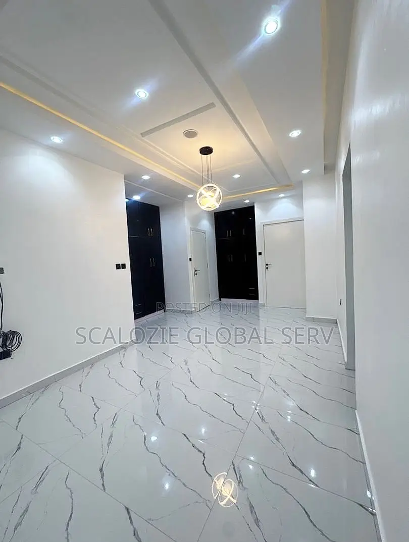 4bdrm Duplex in Eliozu for sale