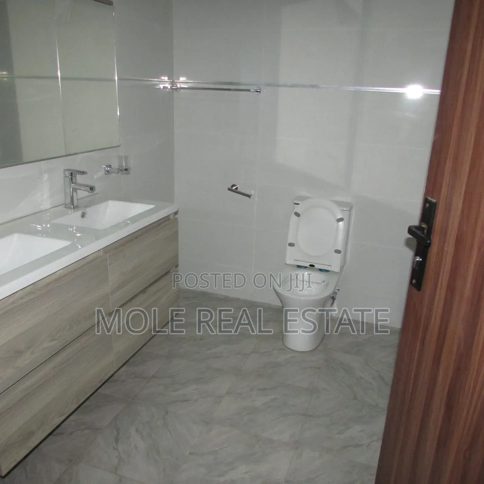 Furnished 4bdrm Block of Flats in Chisco, Victoria Island for sale