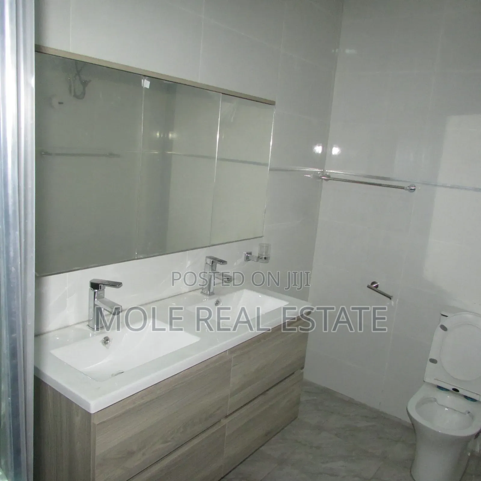 Furnished 4bdrm Block of Flats in Chisco, Victoria Island for sale