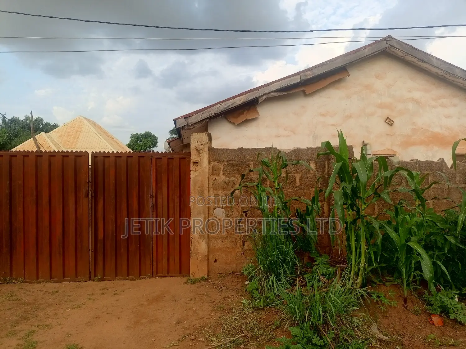 3bdrm Block of Flats in Halliday Hotels, Makurdi for sale