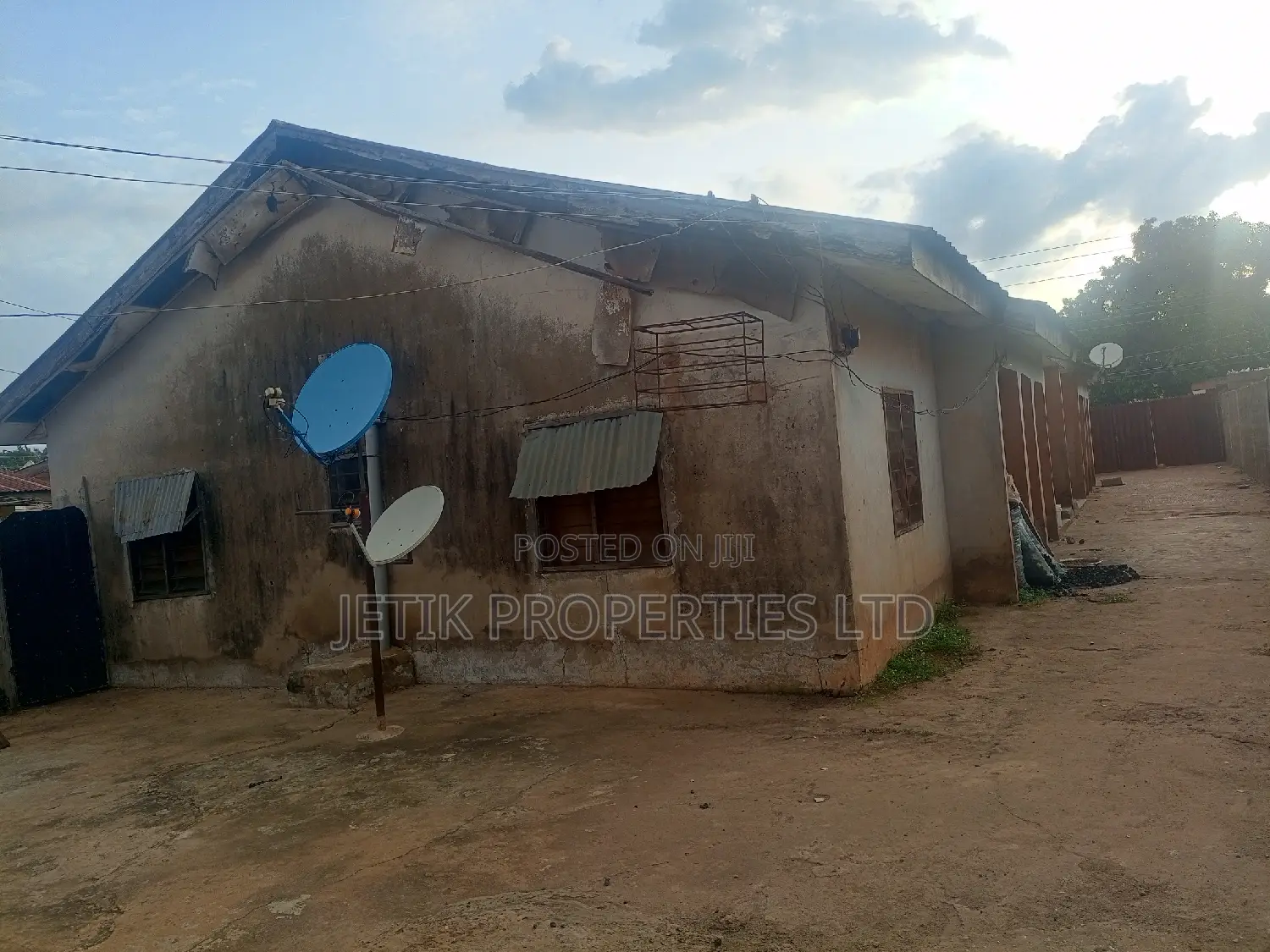 3bdrm Block of Flats in Halliday Hotels, Makurdi for sale
