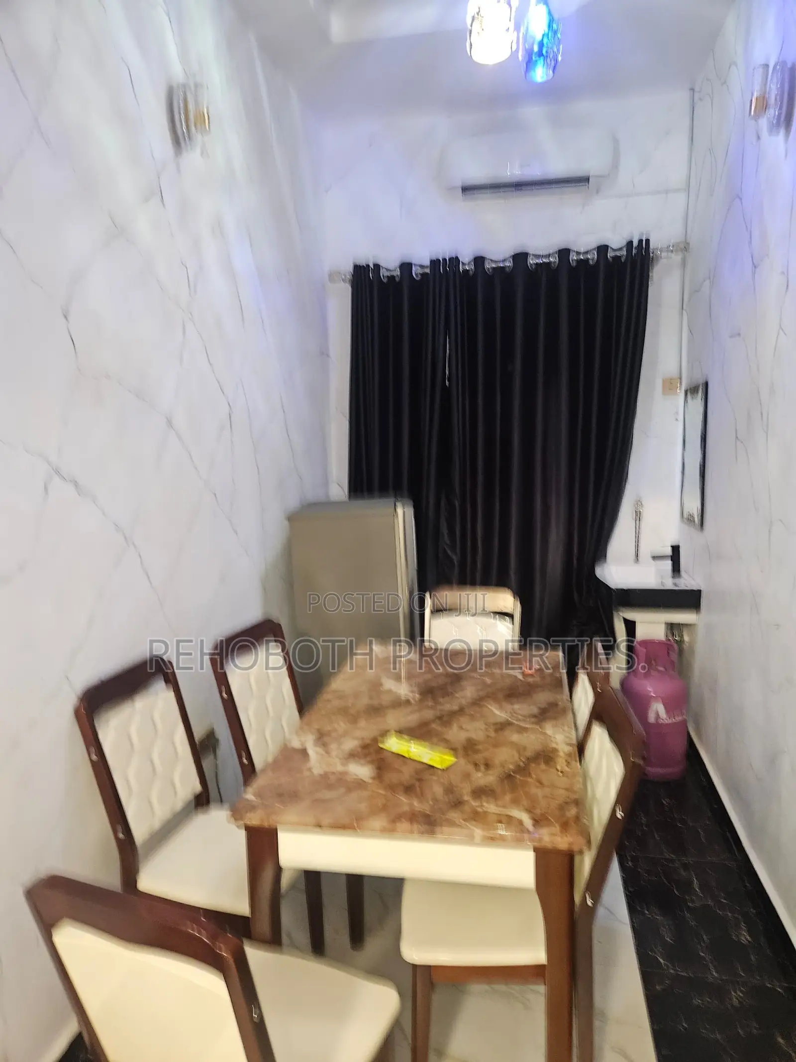 8bdrm Bungalow in Akogi Jankanta, Ibadan for sale